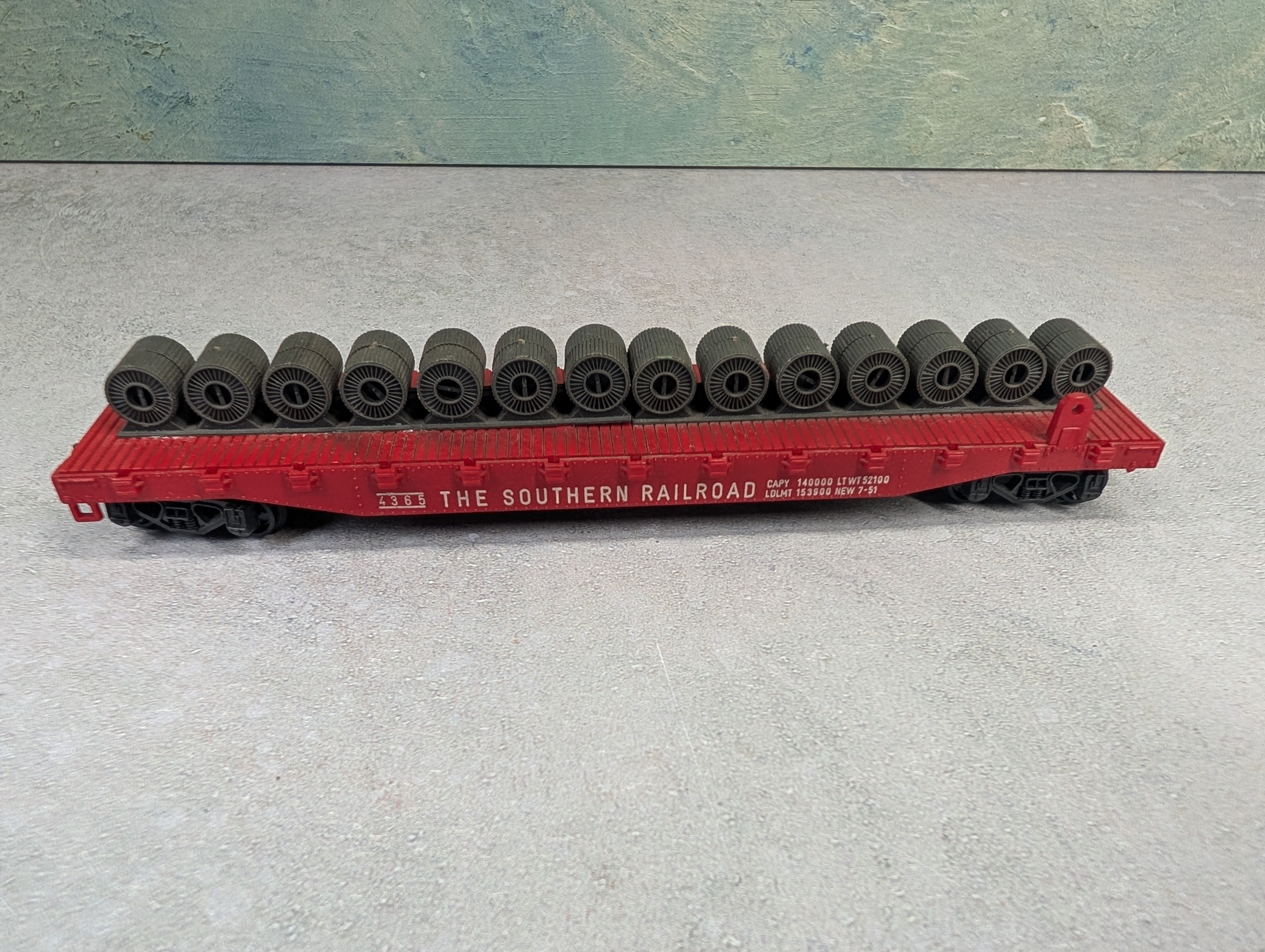 USED HO Scale Flat Car w/ Load Southern #4365