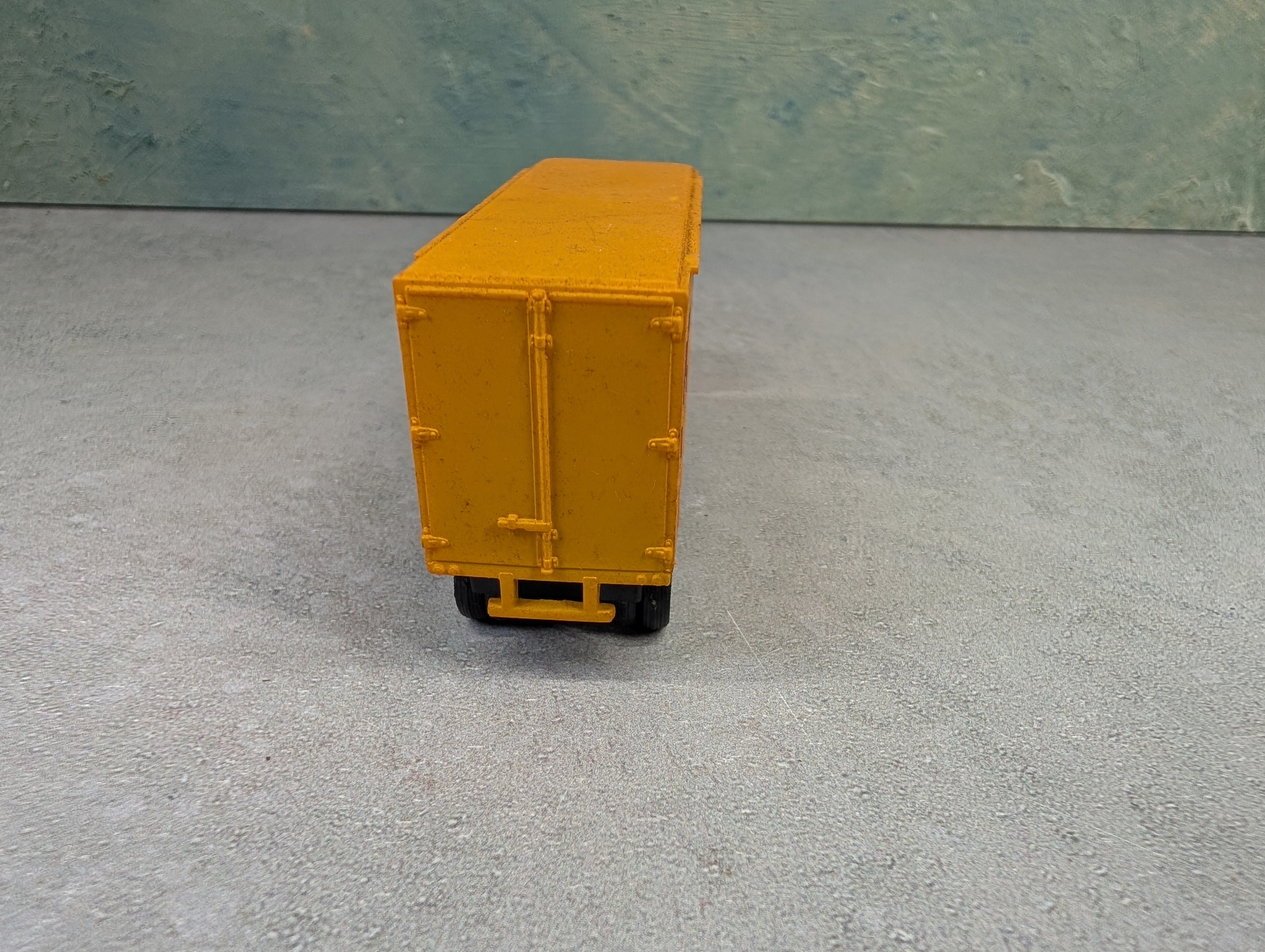 USED Tyco HO Scale Truck & Piggy Back Trailer Union Pacific