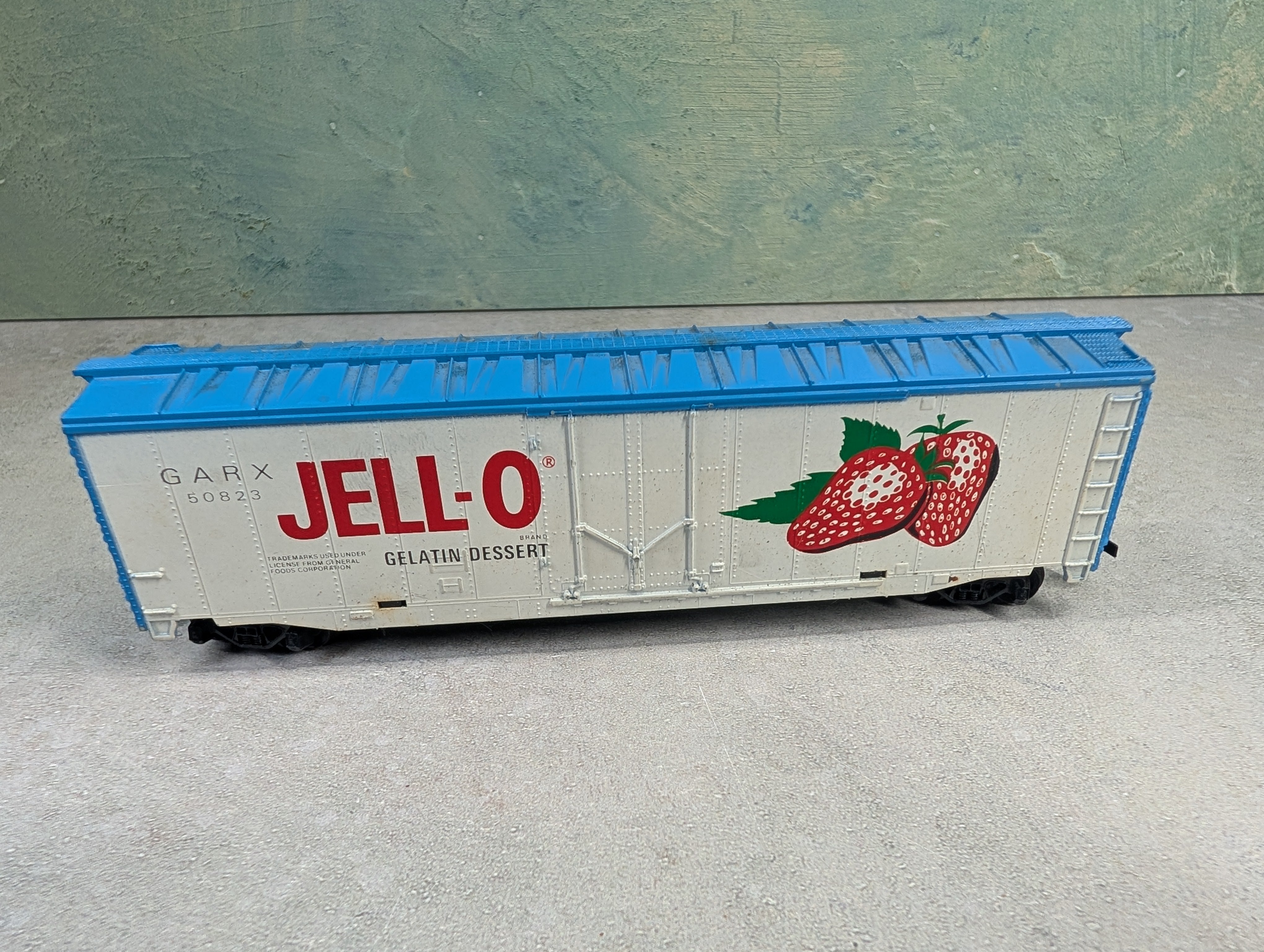 USED Tyco HO Scale 50' Billboard Box Car Jell-O GARX #50823