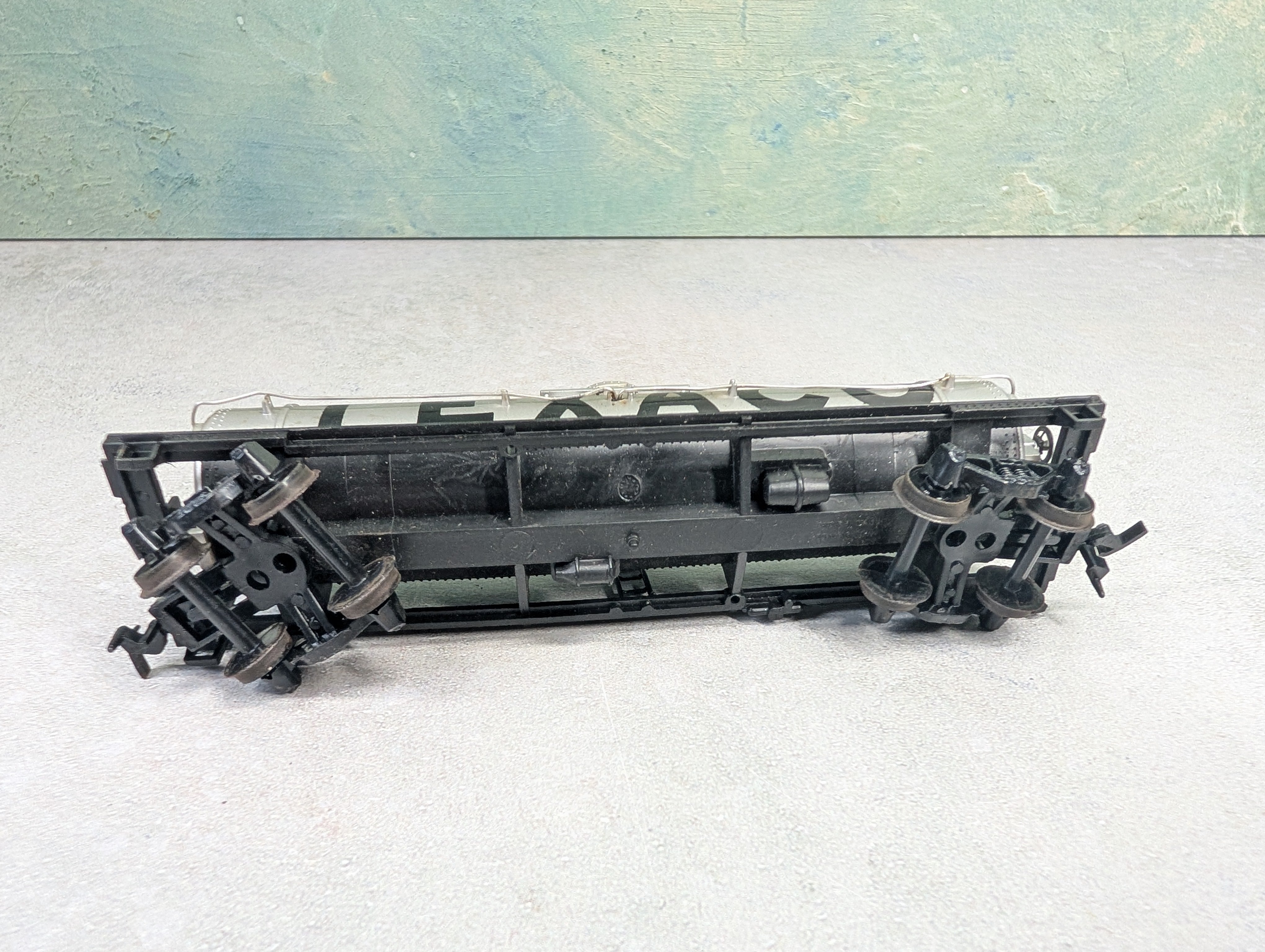 USED Tyco HO Scale Tank Car Texaco