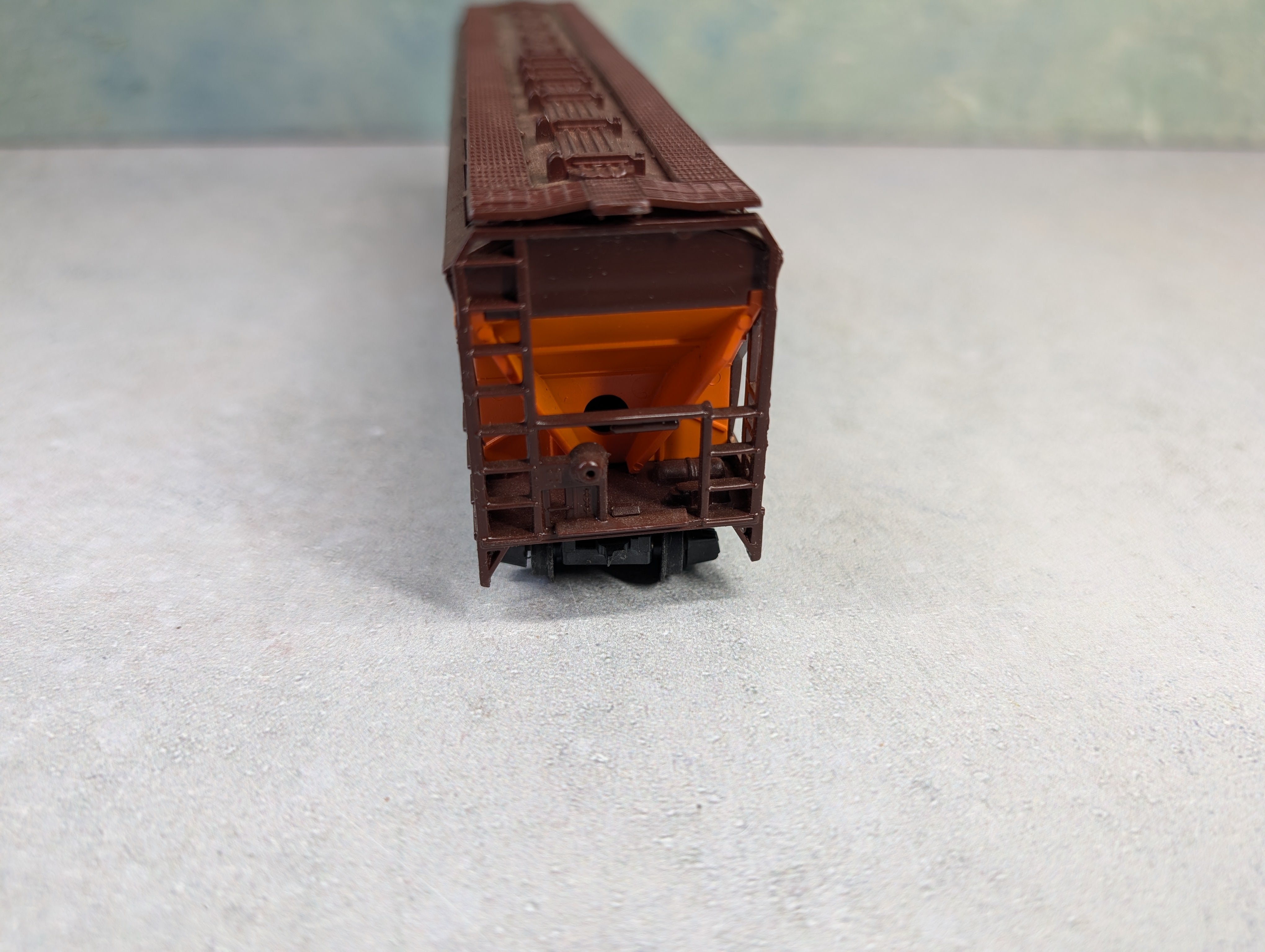 USED Tyco HO Scale ACF Centerflow Covered Hopper Sanka Coffee ACFX #324561