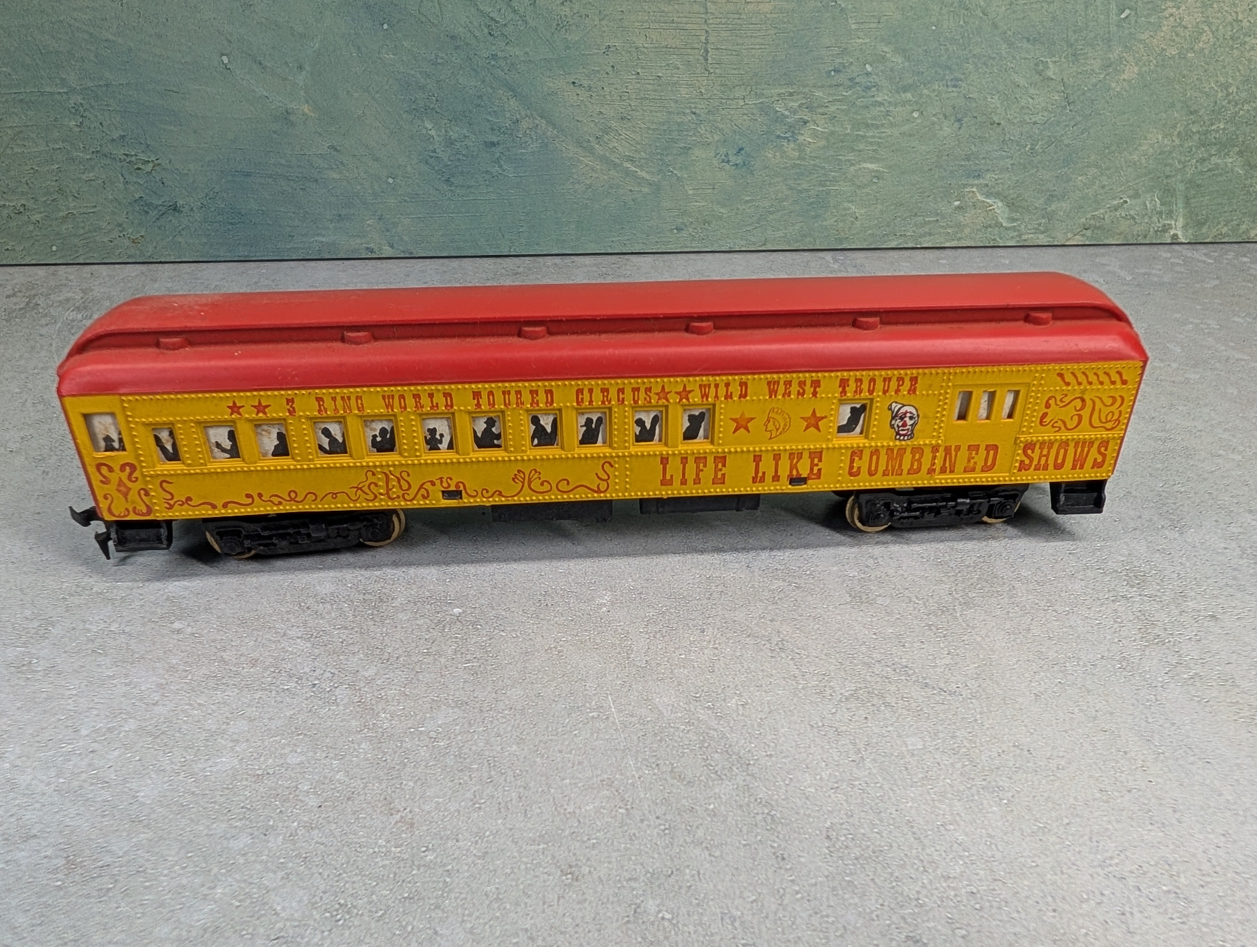USED HO Scale Life Like Combined Shows Circus Passenger Car Wild West Troupe