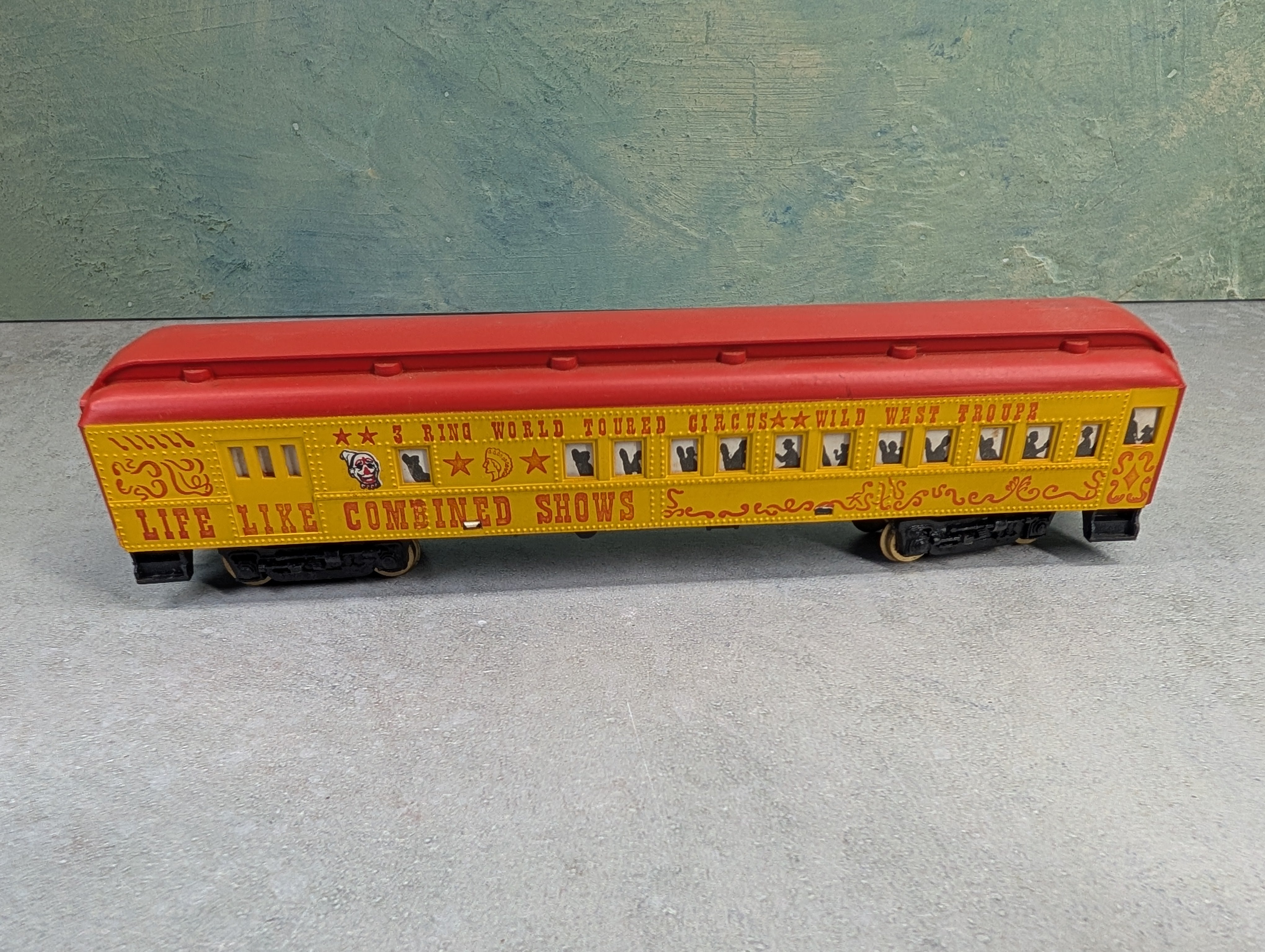 USED HO Scale Life Like Combined Shows Circus Passenger Car Wild West Troupe
