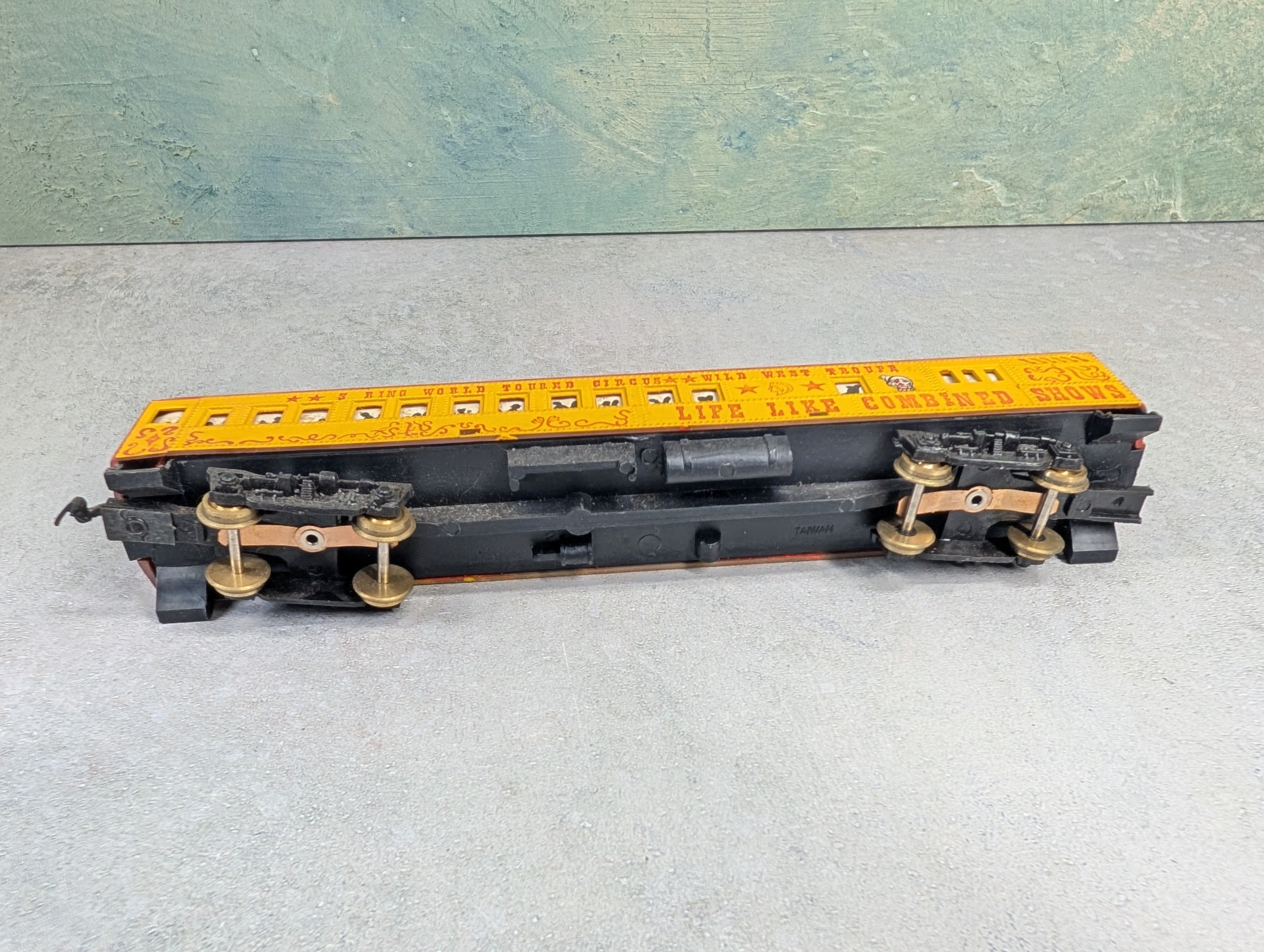 USED HO Scale Life Like Combined Shows Circus Passenger Car Wild West Troupe