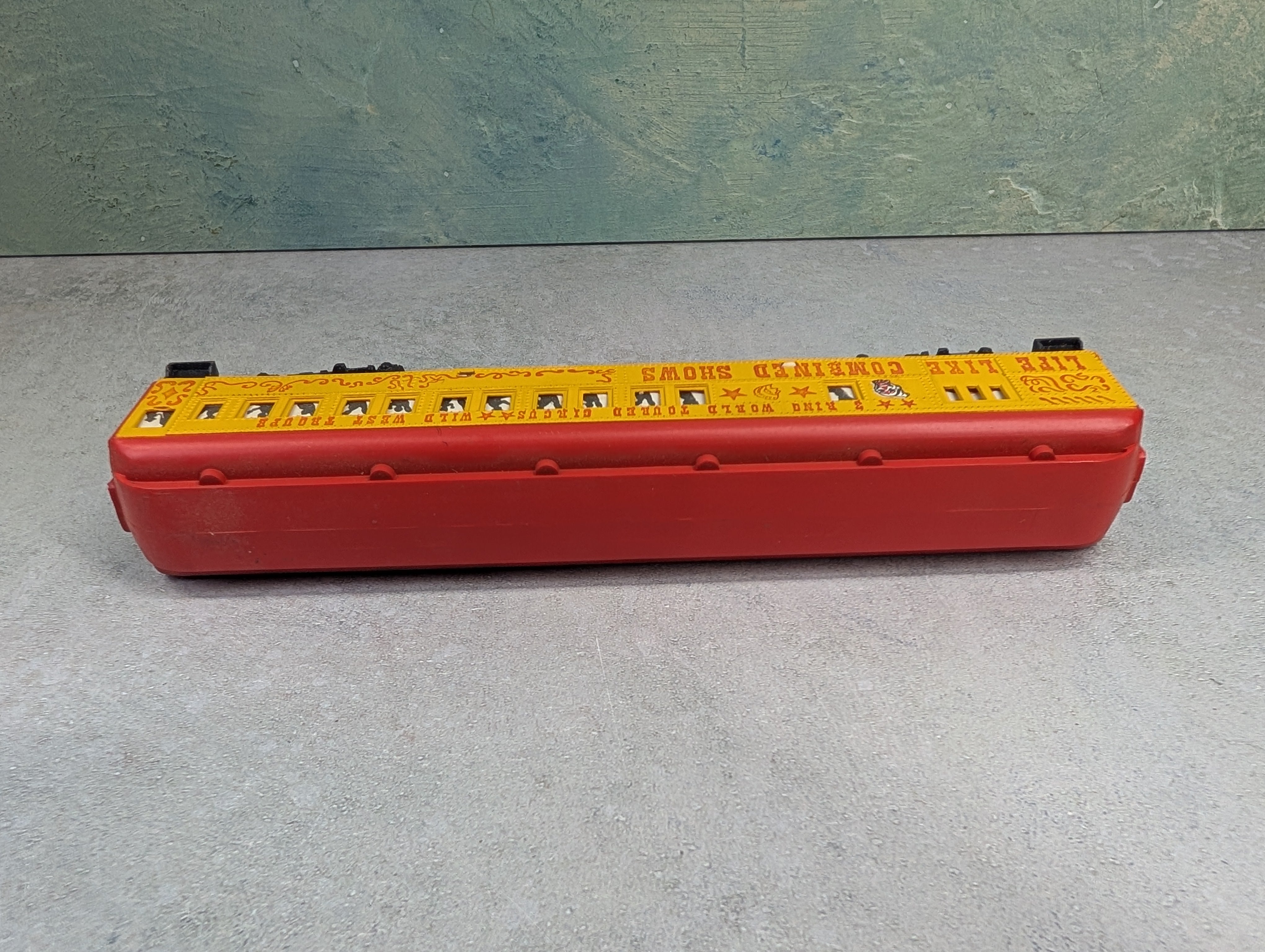 USED HO Scale Life Like Combined Shows Circus Passenger Car Wild West Troupe