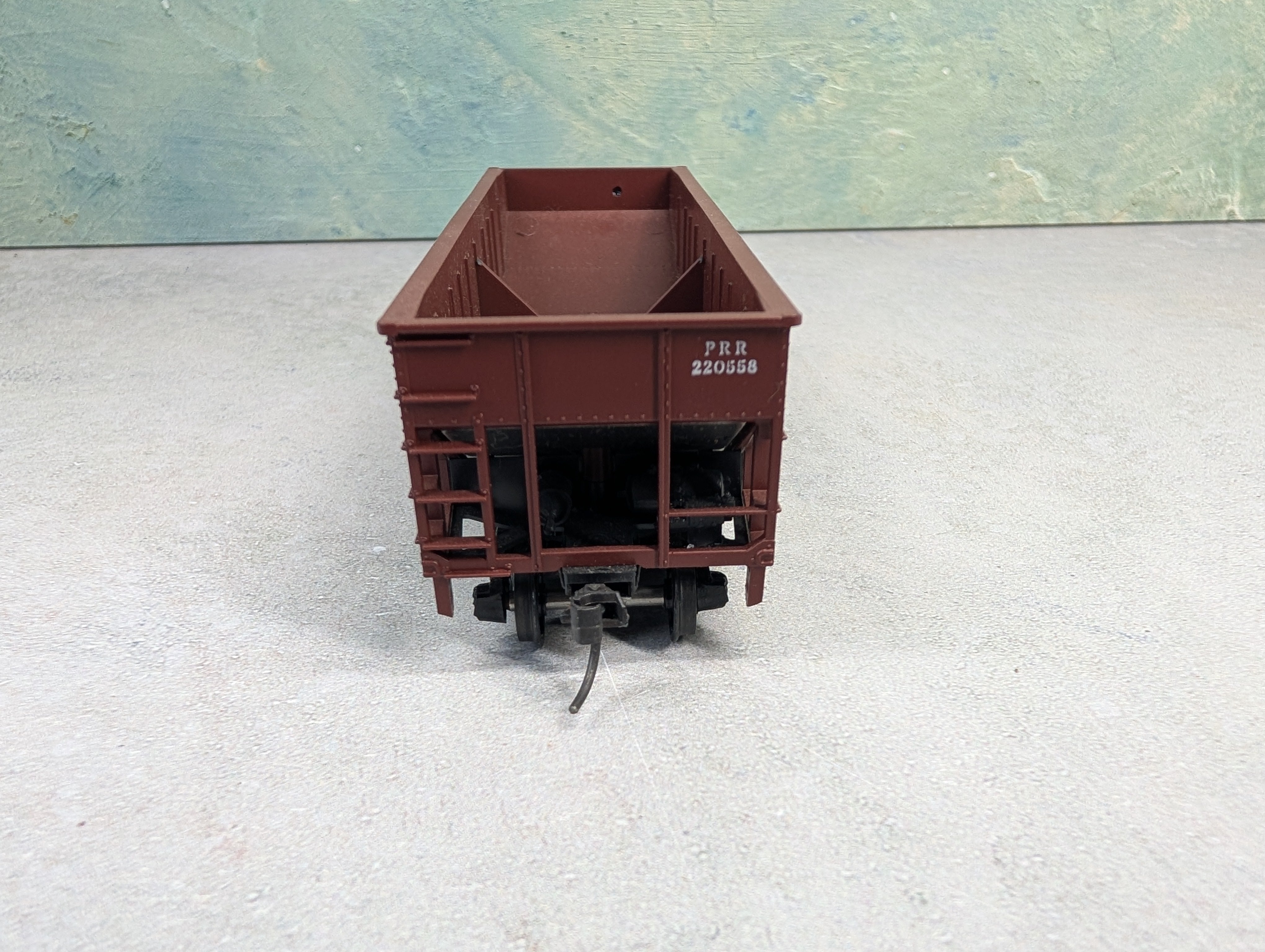 USED Athearn HO Scale 2 Bay Open Hopper Pennsylvania PRR #220558