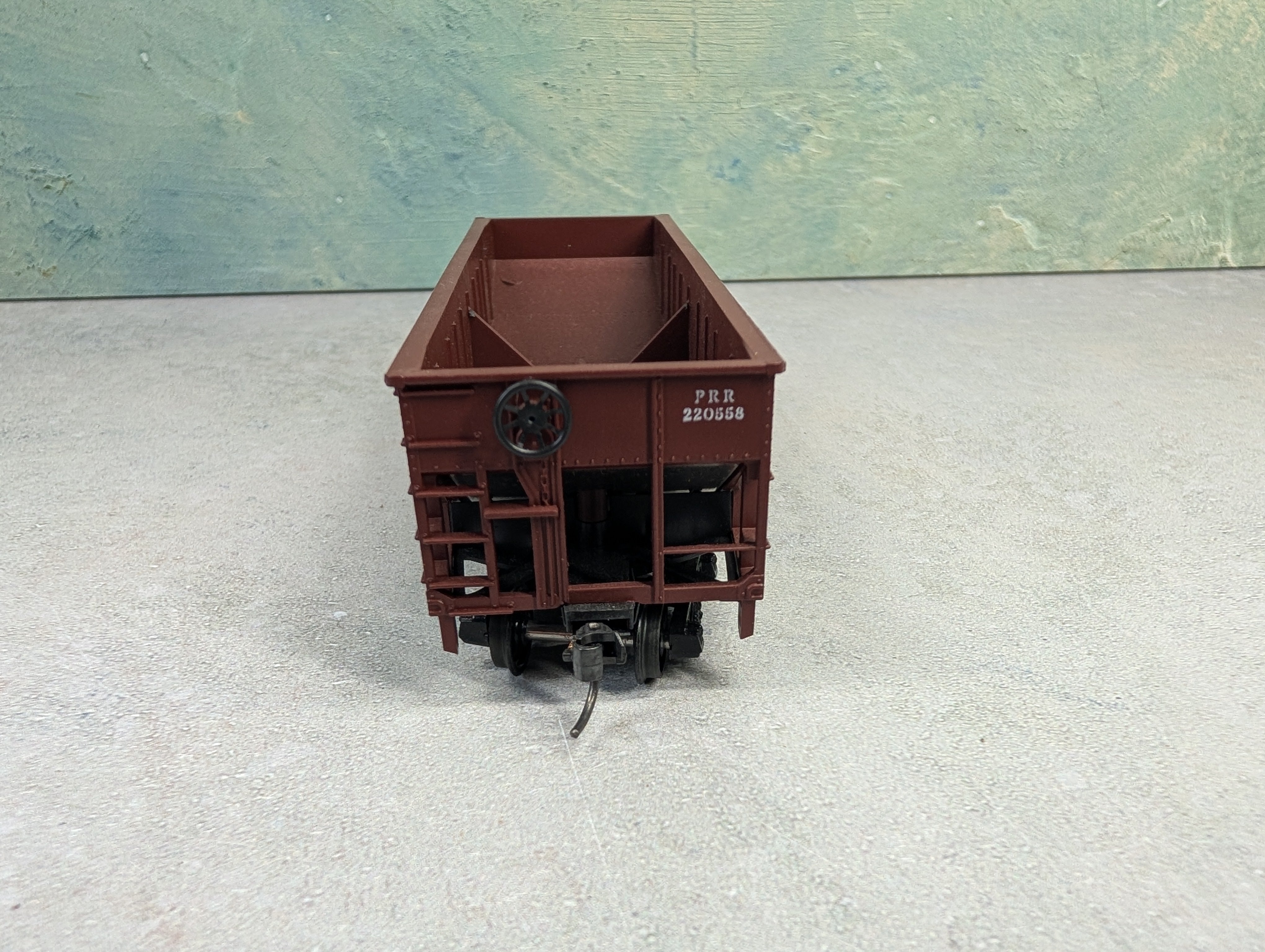USED Athearn HO Scale 2 Bay Open Hopper Pennsylvania PRR #220558