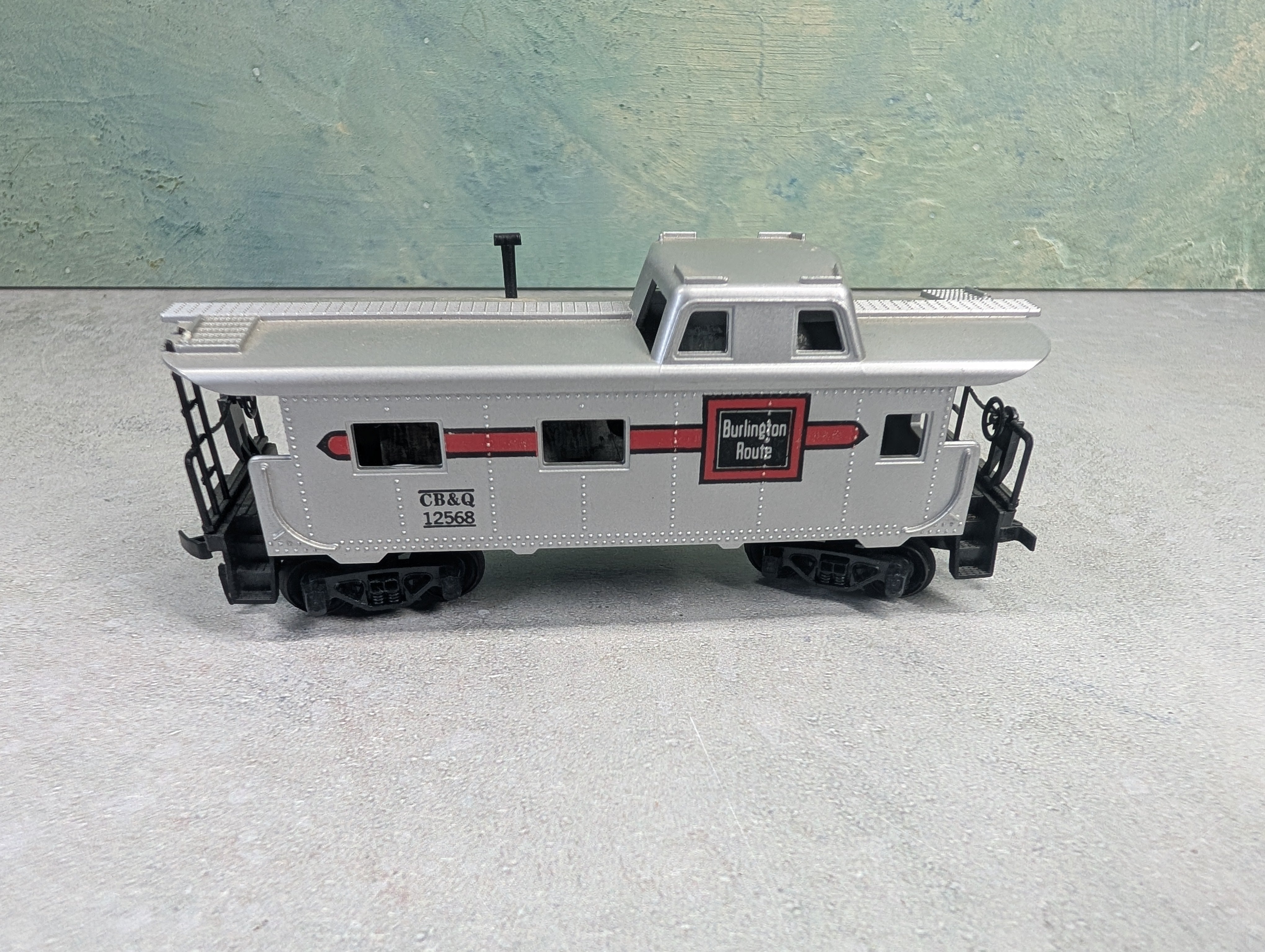 USED Tyco HO Scale Caboose Burlington CB&Q #12568