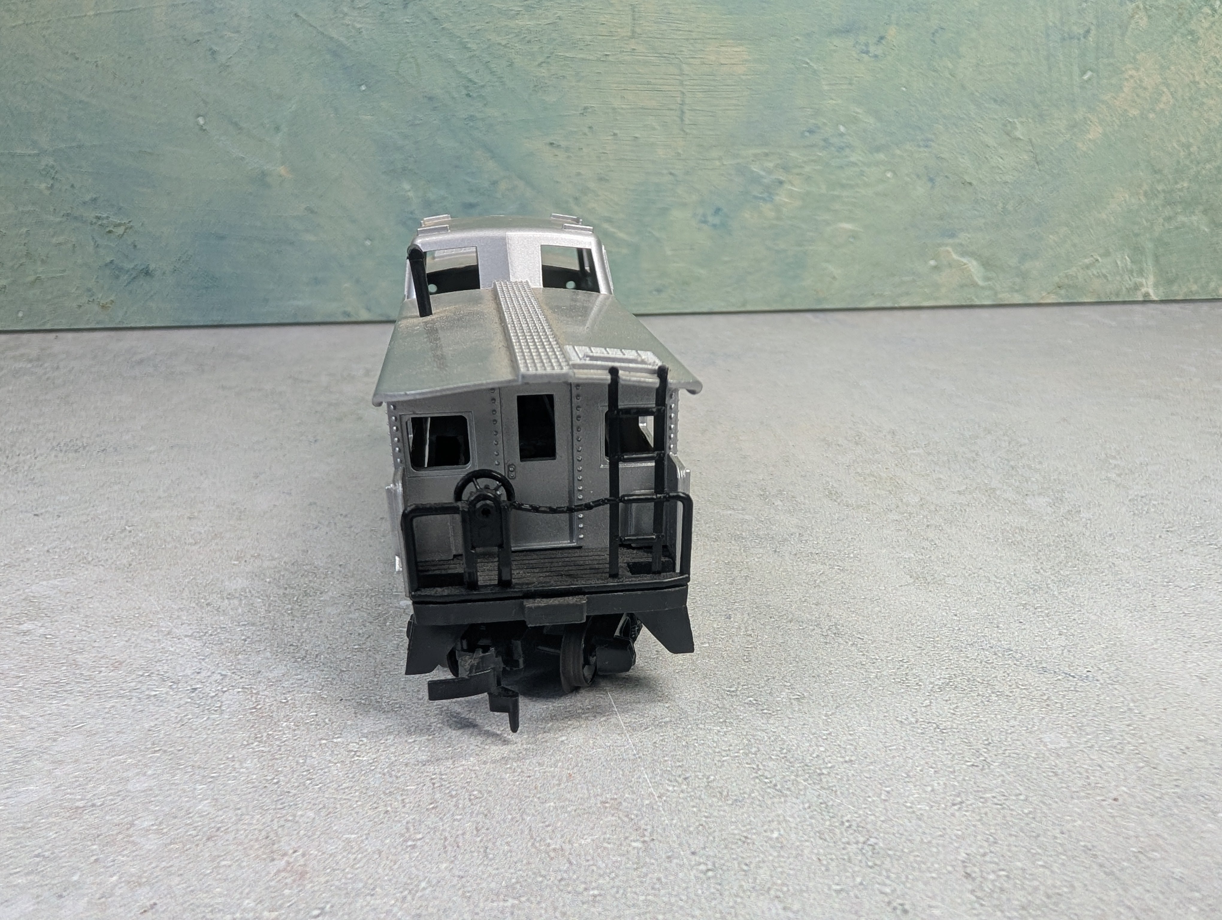USED Tyco HO Scale Caboose Burlington CB&Q #12568