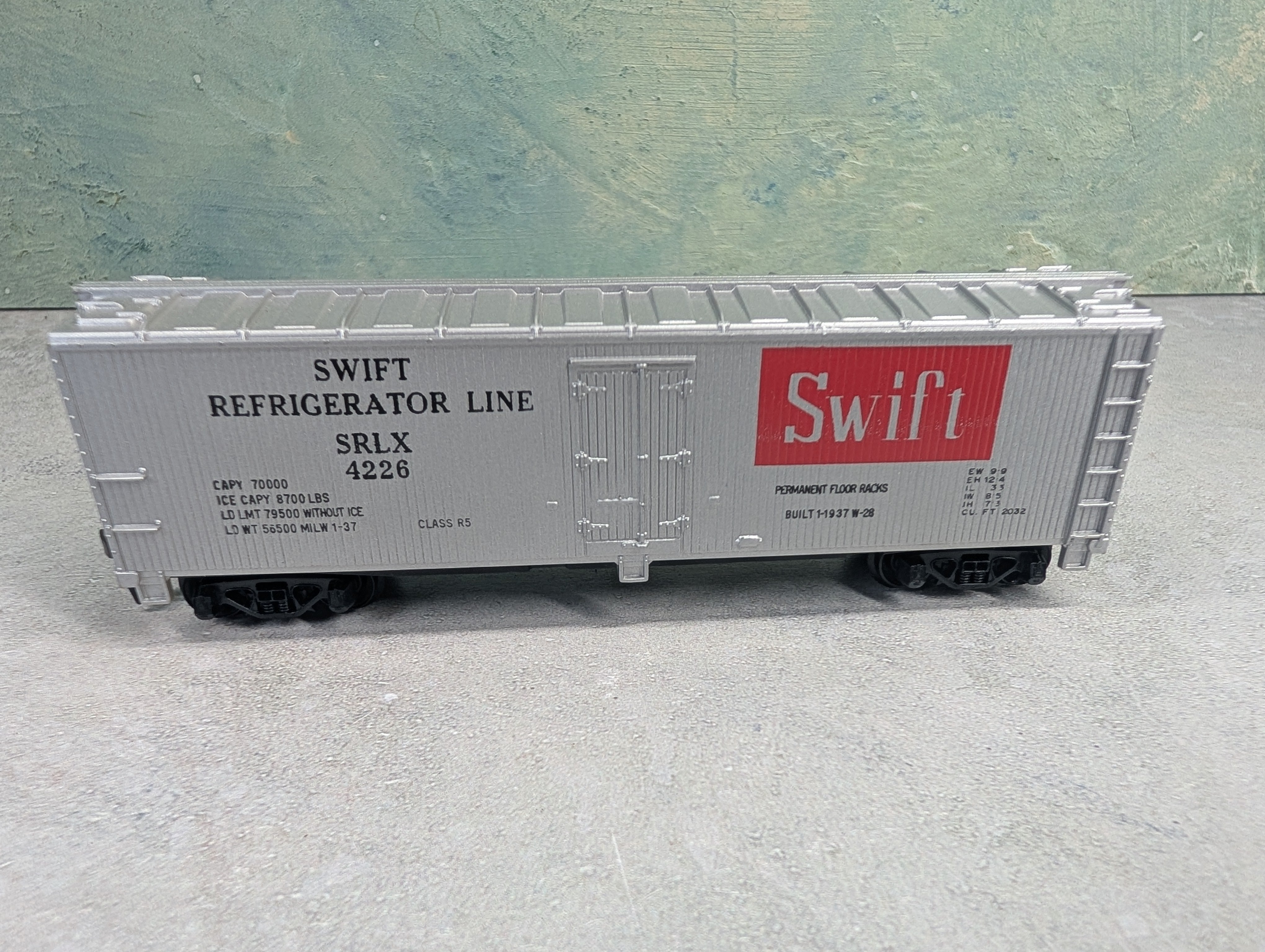 USED Tyco HO Scale 40' Wooden Reefer Box Car Swift Refrigerator Line SRLX #4226