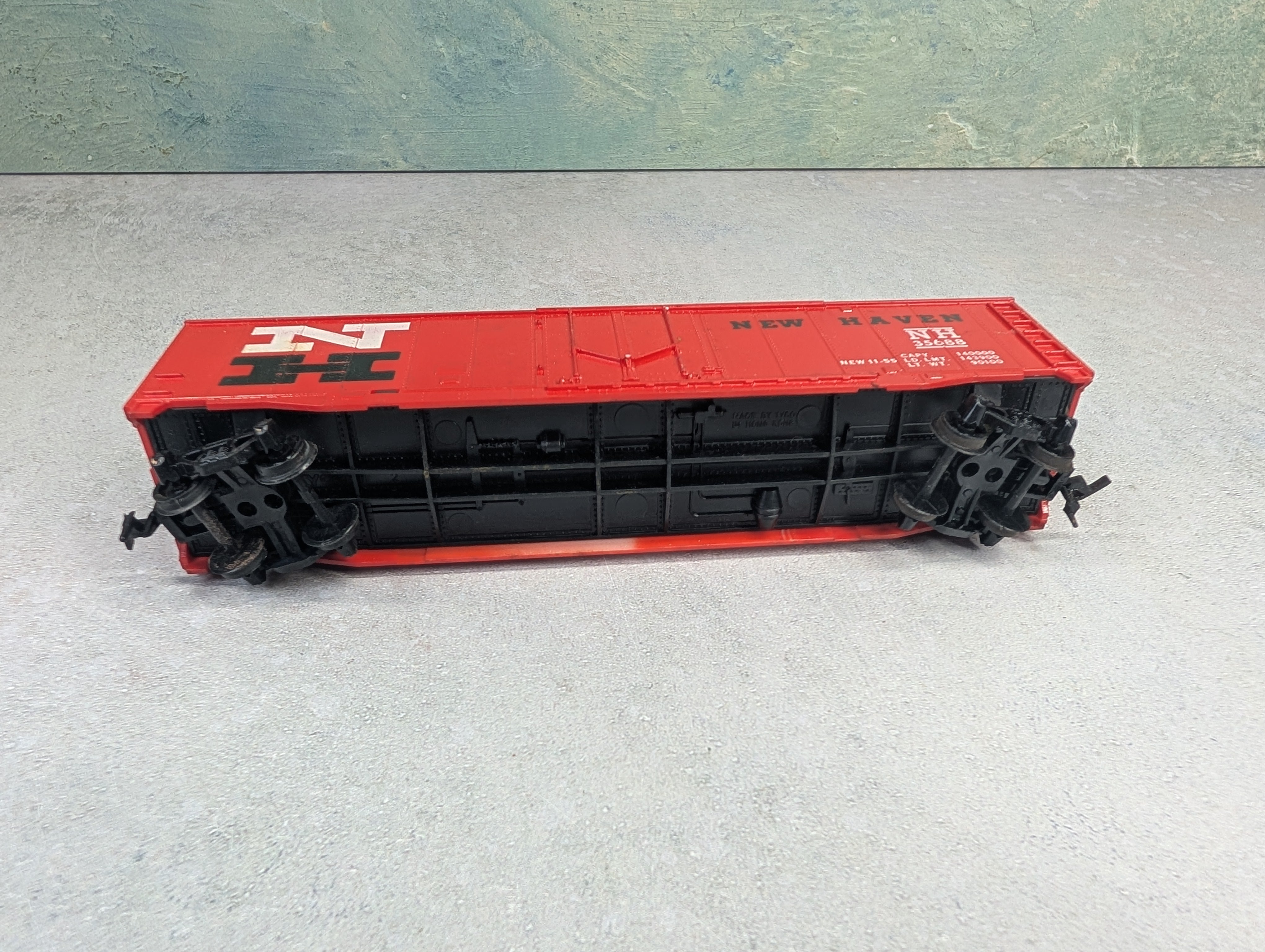 USED Tyco HO Scale 50' Box Car New Haven NH #35688
