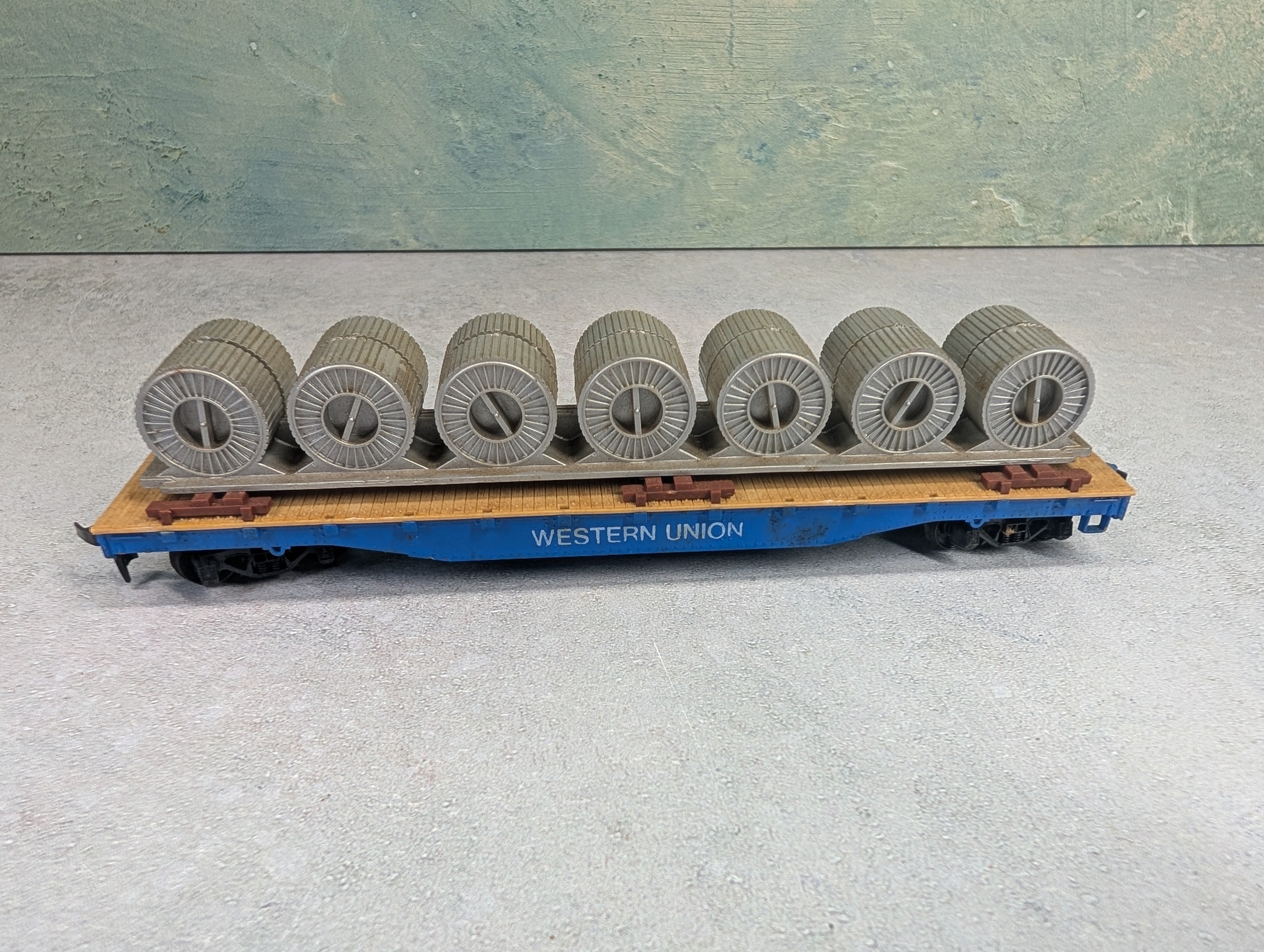 USED Mantua HO Scale 50' Flat Car Western Union w/ Coil Load