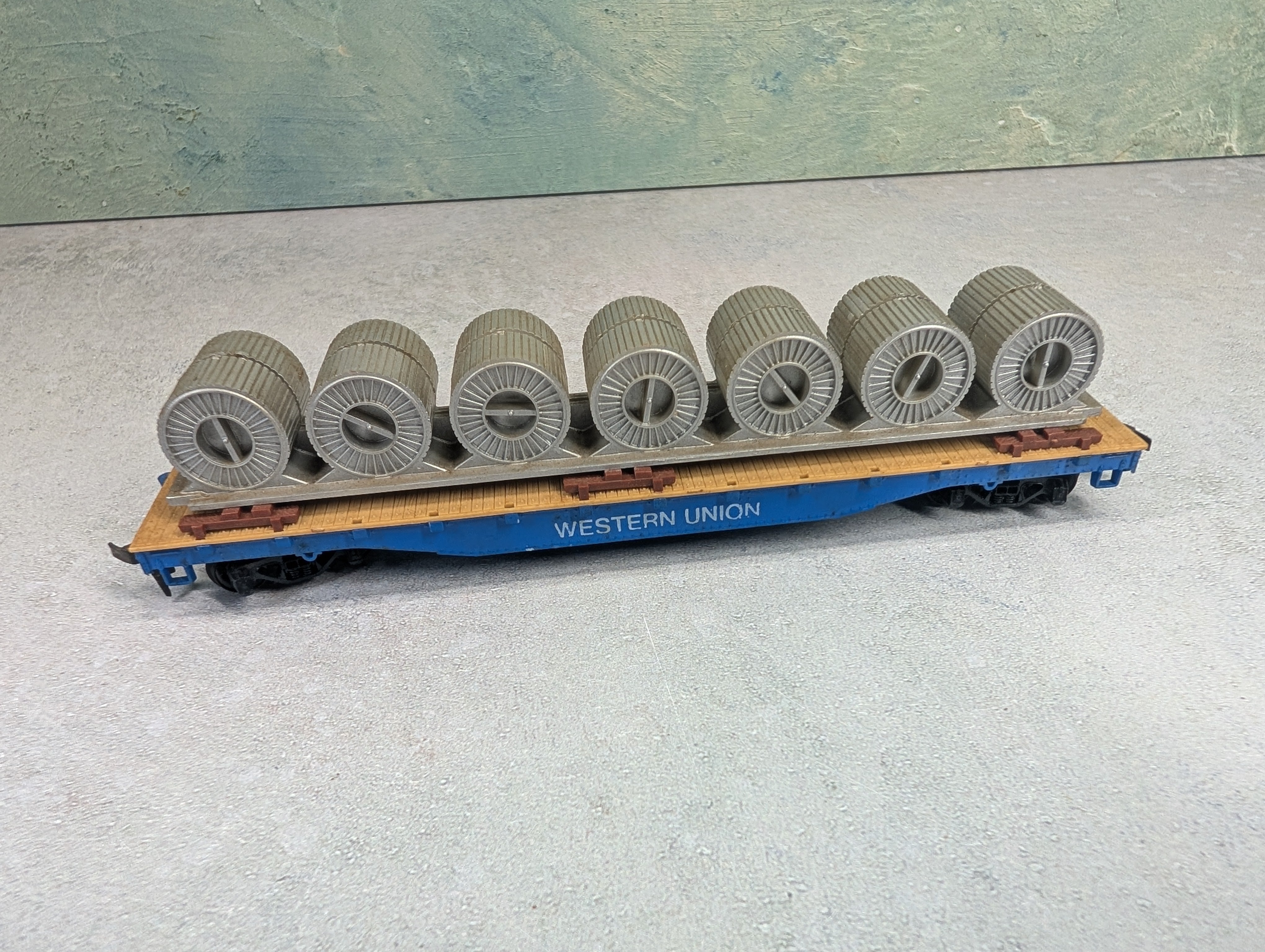 USED Mantua HO Scale 50' Flat Car Western Union w/ Coil Load