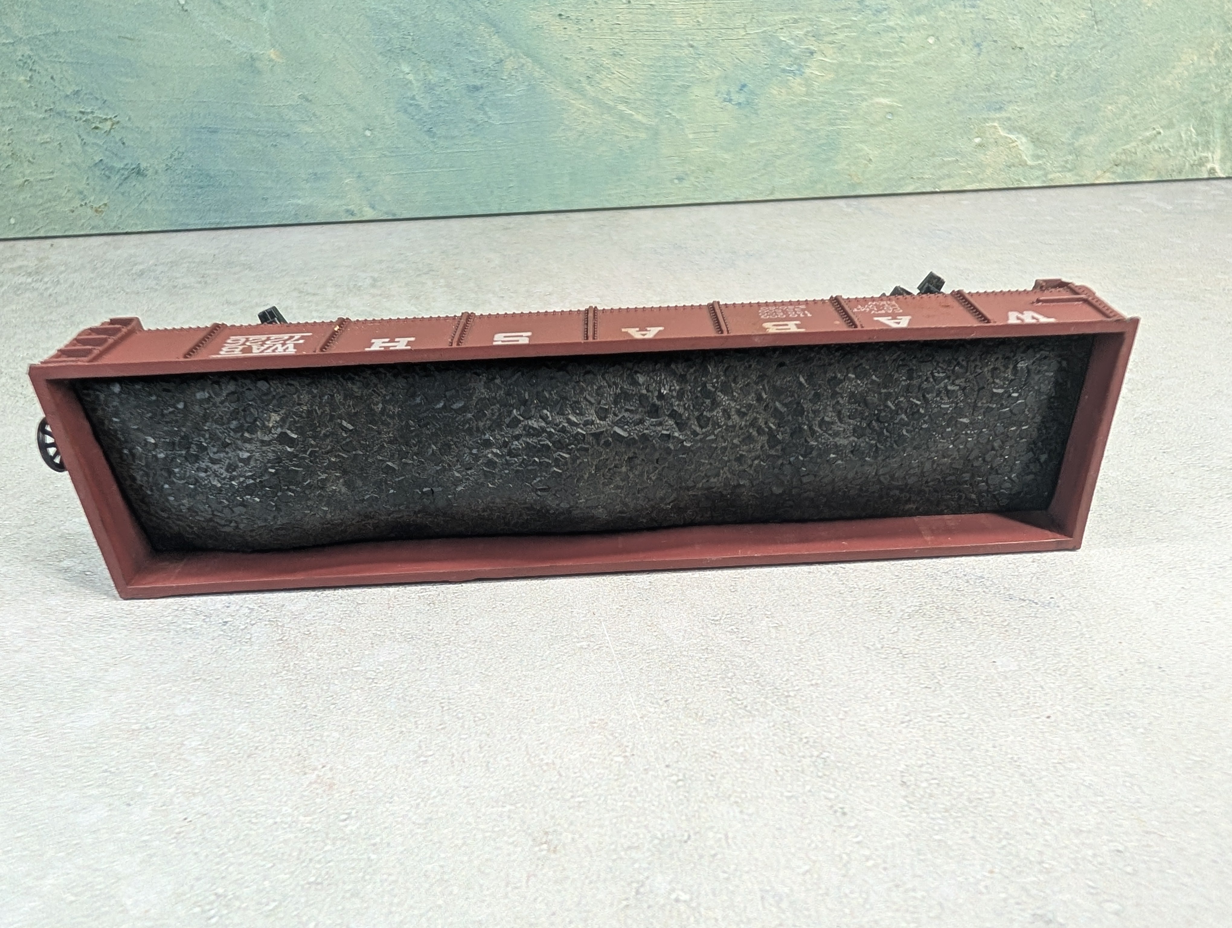 USED HO Scale 40' Gondola Wabash WAB #7226 w/ Coal Load