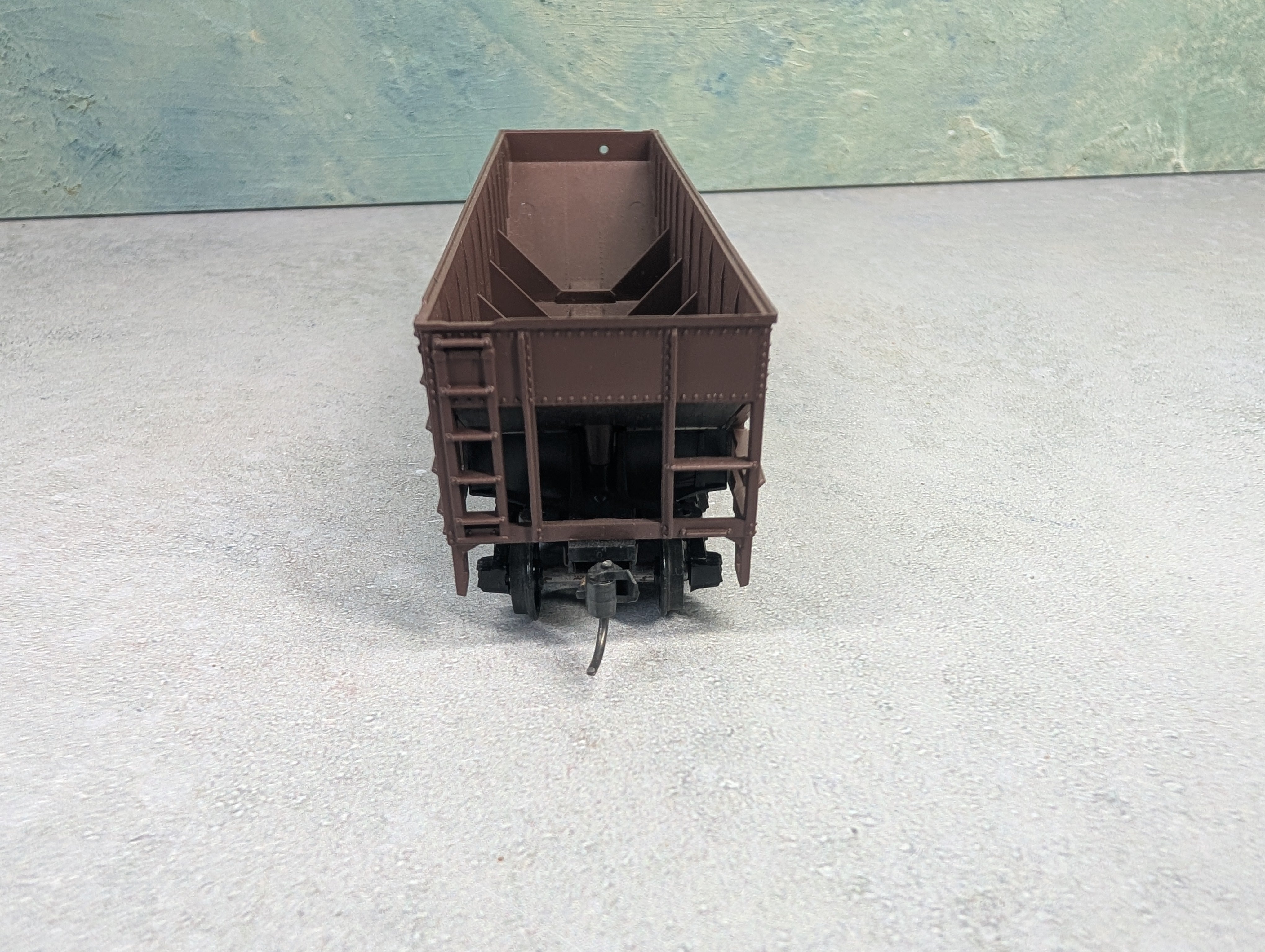 USED Athearn HO Scale Operating Quad Hopper Lehigh Valley LV #4127