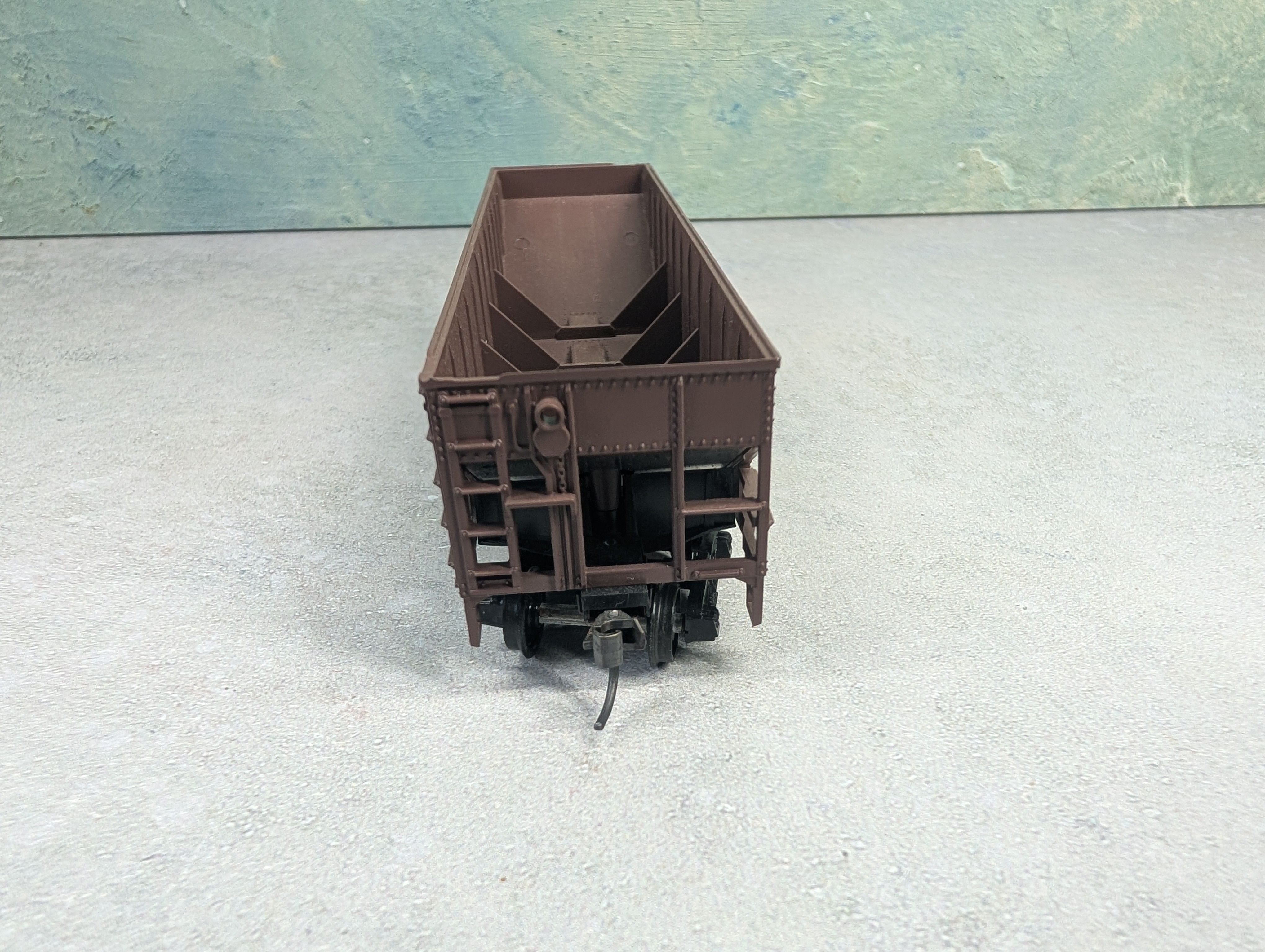 USED Athearn HO Scale Operating Quad Hopper Lehigh Valley LV #4127