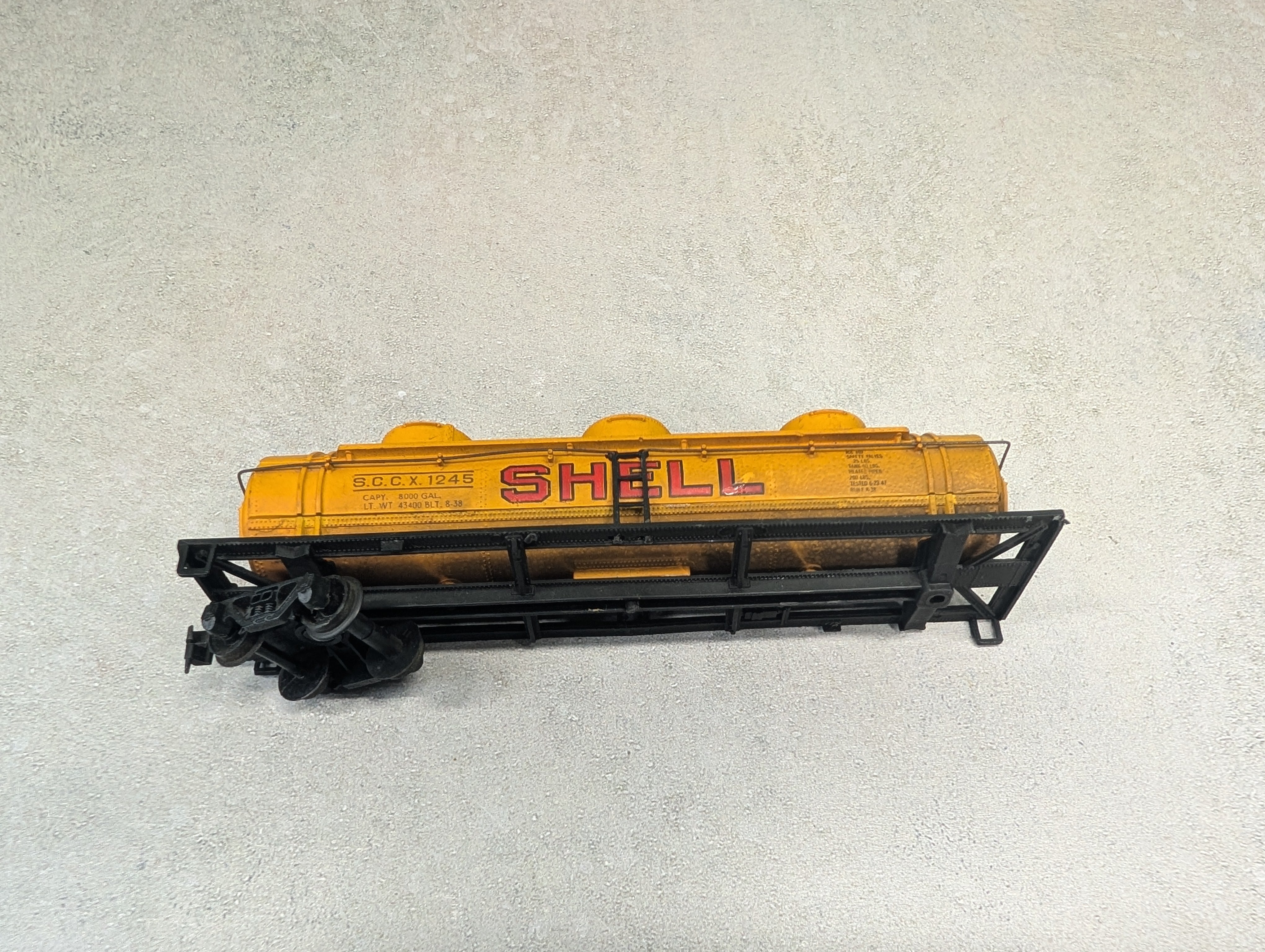 USED HO Scale Triple Dome Tank Car Shell SCCX #1245 Weathered