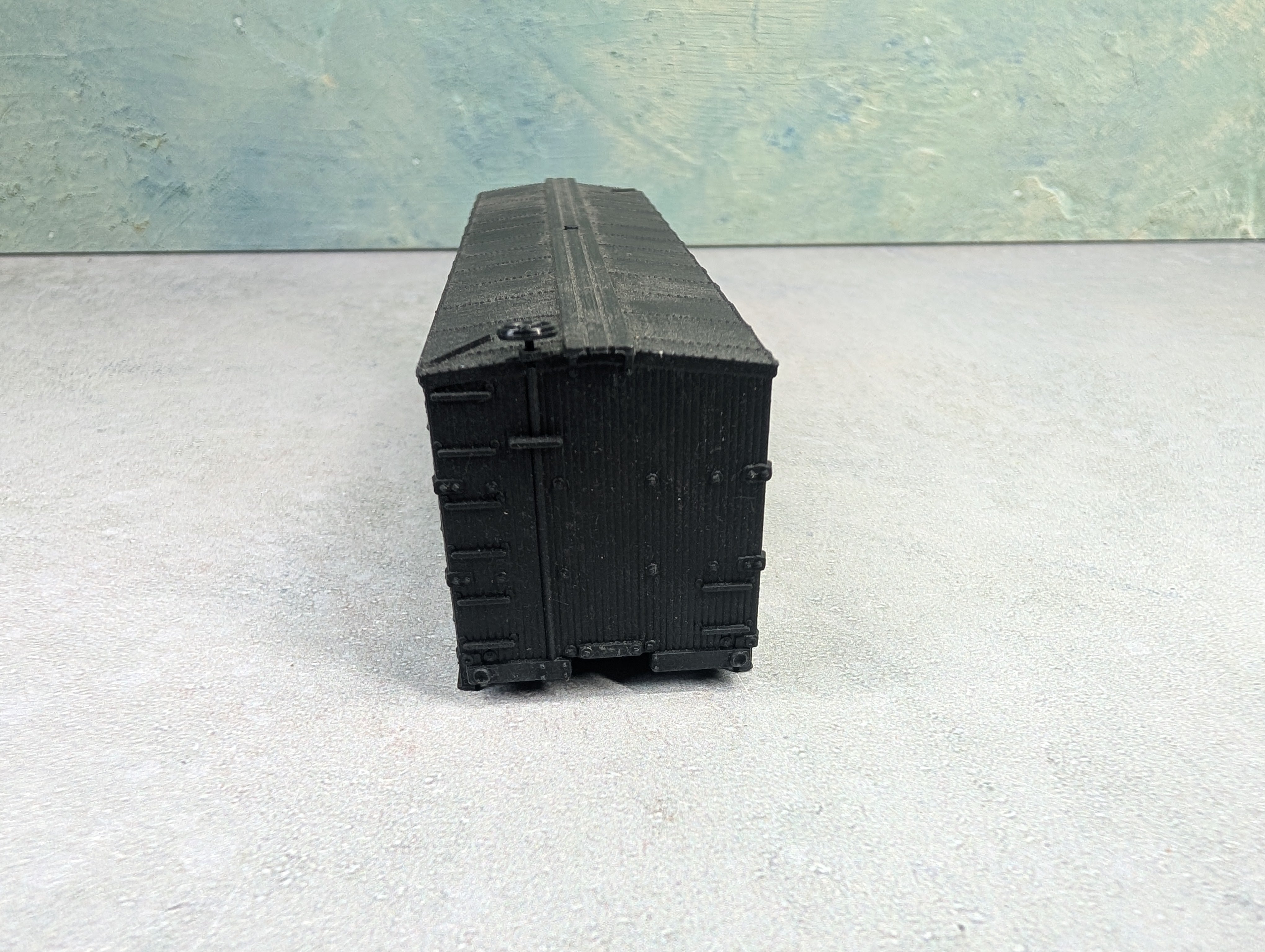 USED Roundhouse HO Scale Old Time Box Car Chicago Milwaukee & St Paul #25068 Lindsay Bros (Shell Only)