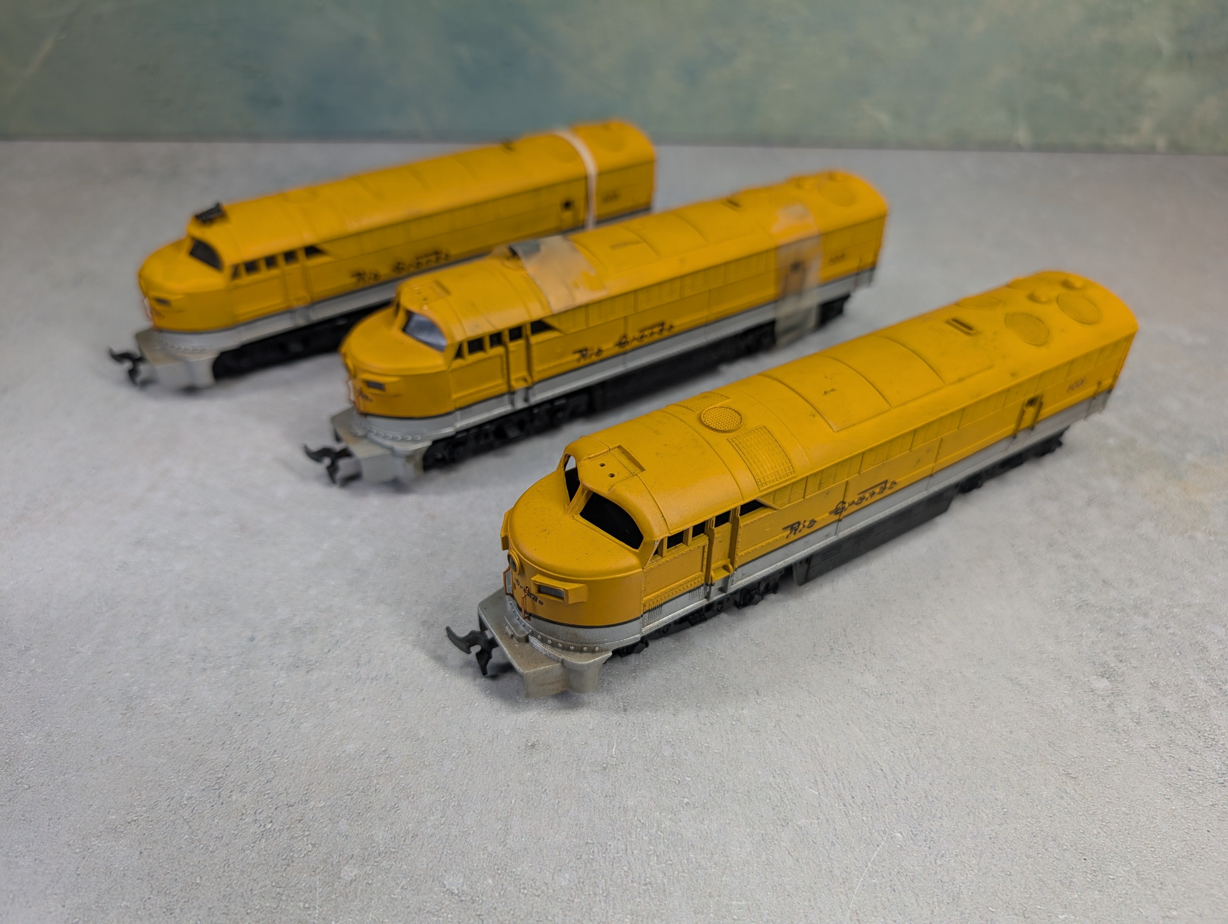 USED AHM HO Scale Lot of C-Liner Diesel Locomotives Rio Grande #6001 Parts/Repairs DC (3 pcs)