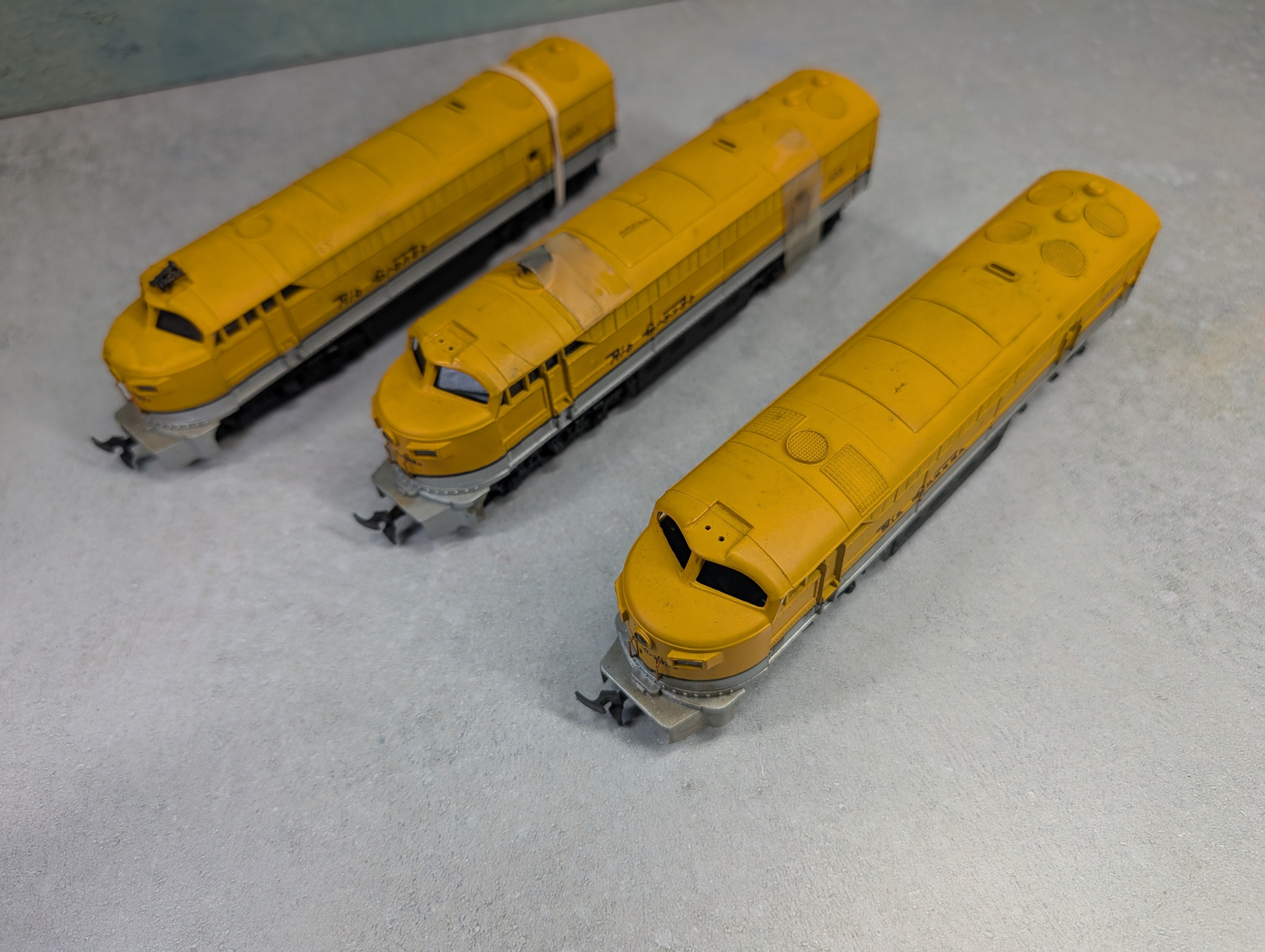 USED AHM HO Scale Lot of C-Liner Diesel Locomotives Rio Grande #6001 Parts/Repairs DC (3 pcs)
