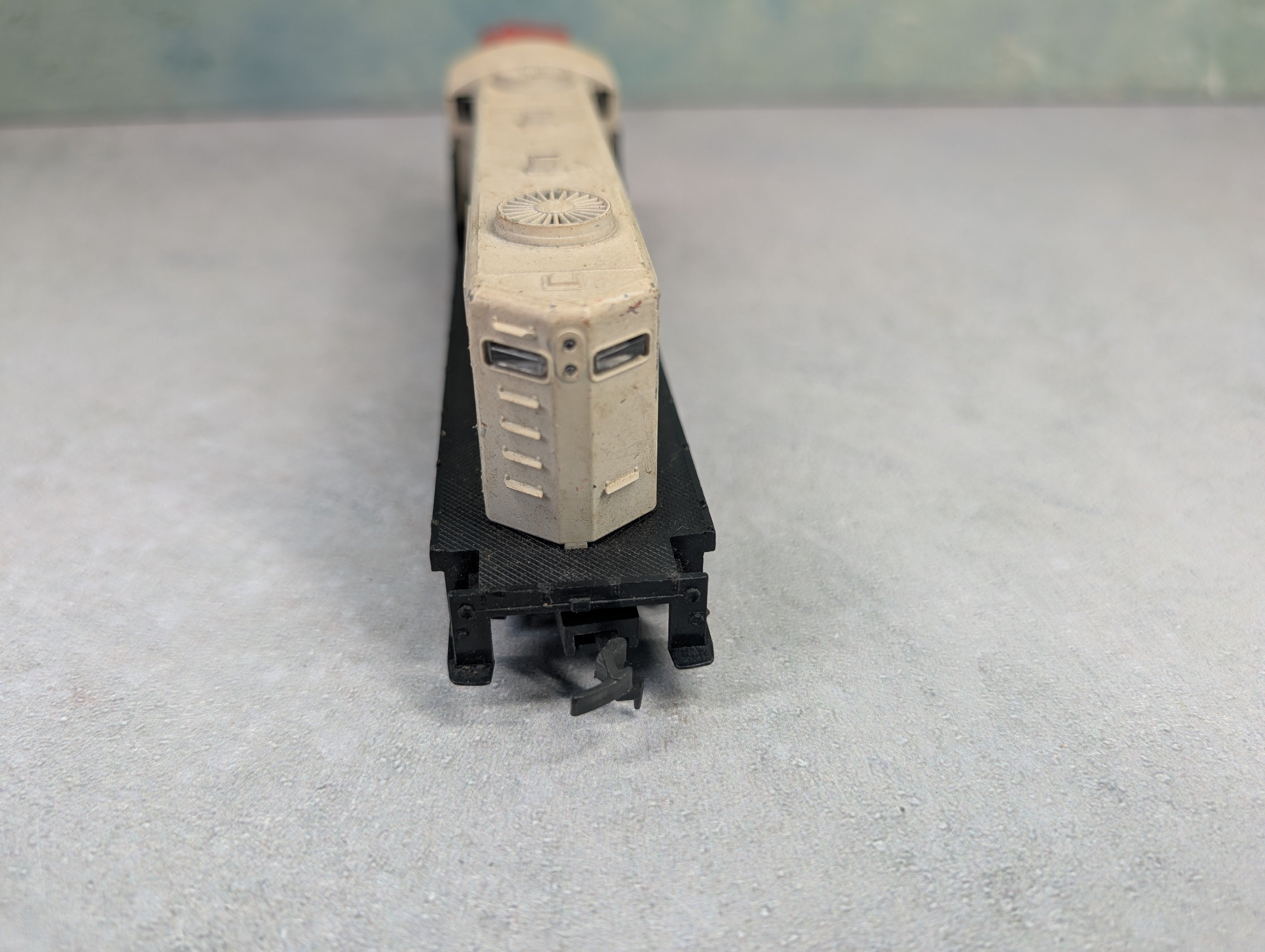 USED AHM HO Scale GP-18 High Nose Diesel Locomotive SOO Line #2405 Parts/Repairs Unpowered