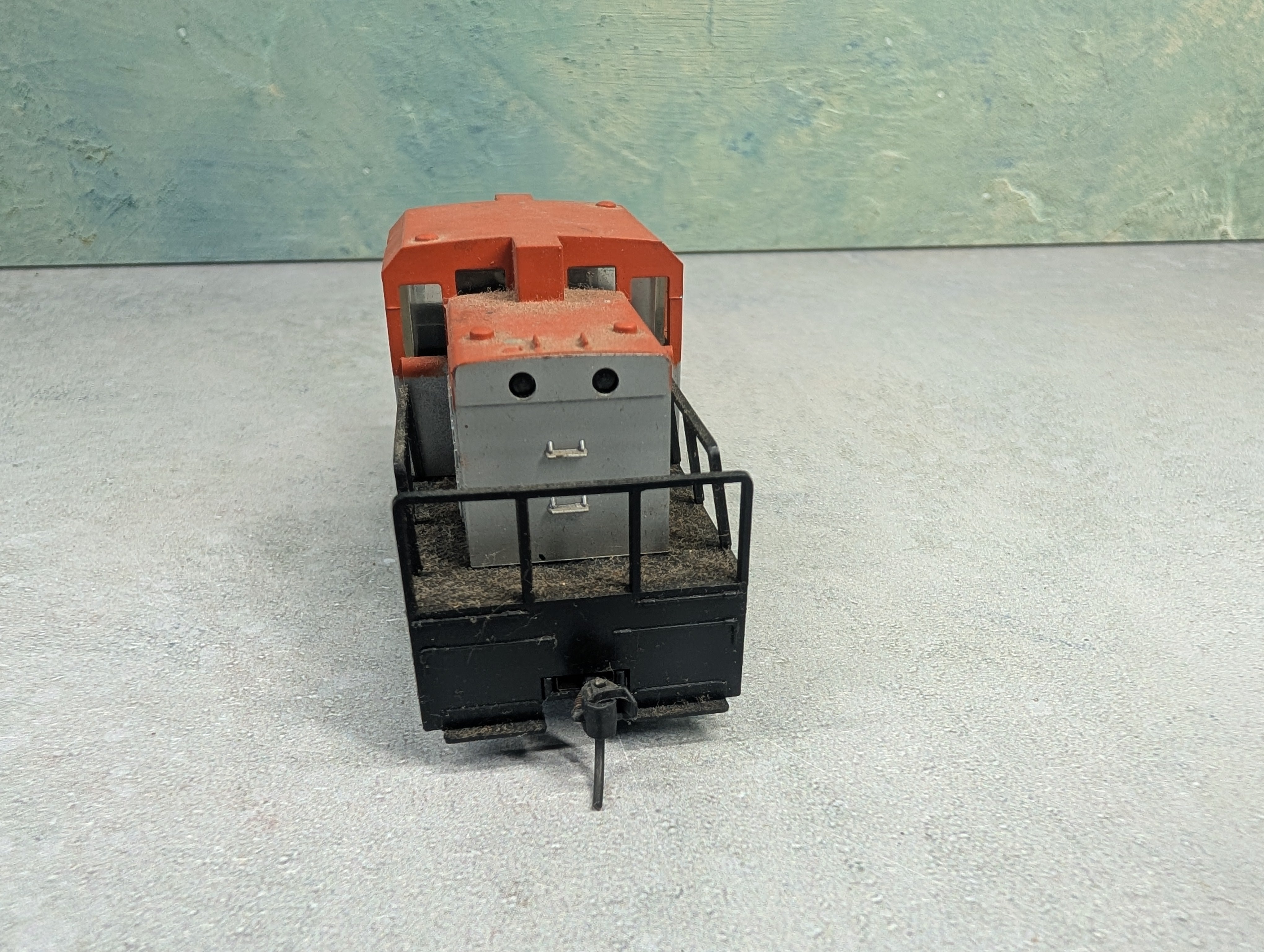 USED AHM HO Scale Center Cab Switcher Diesel Locomotive General Electric GE Parts/Repairs DC