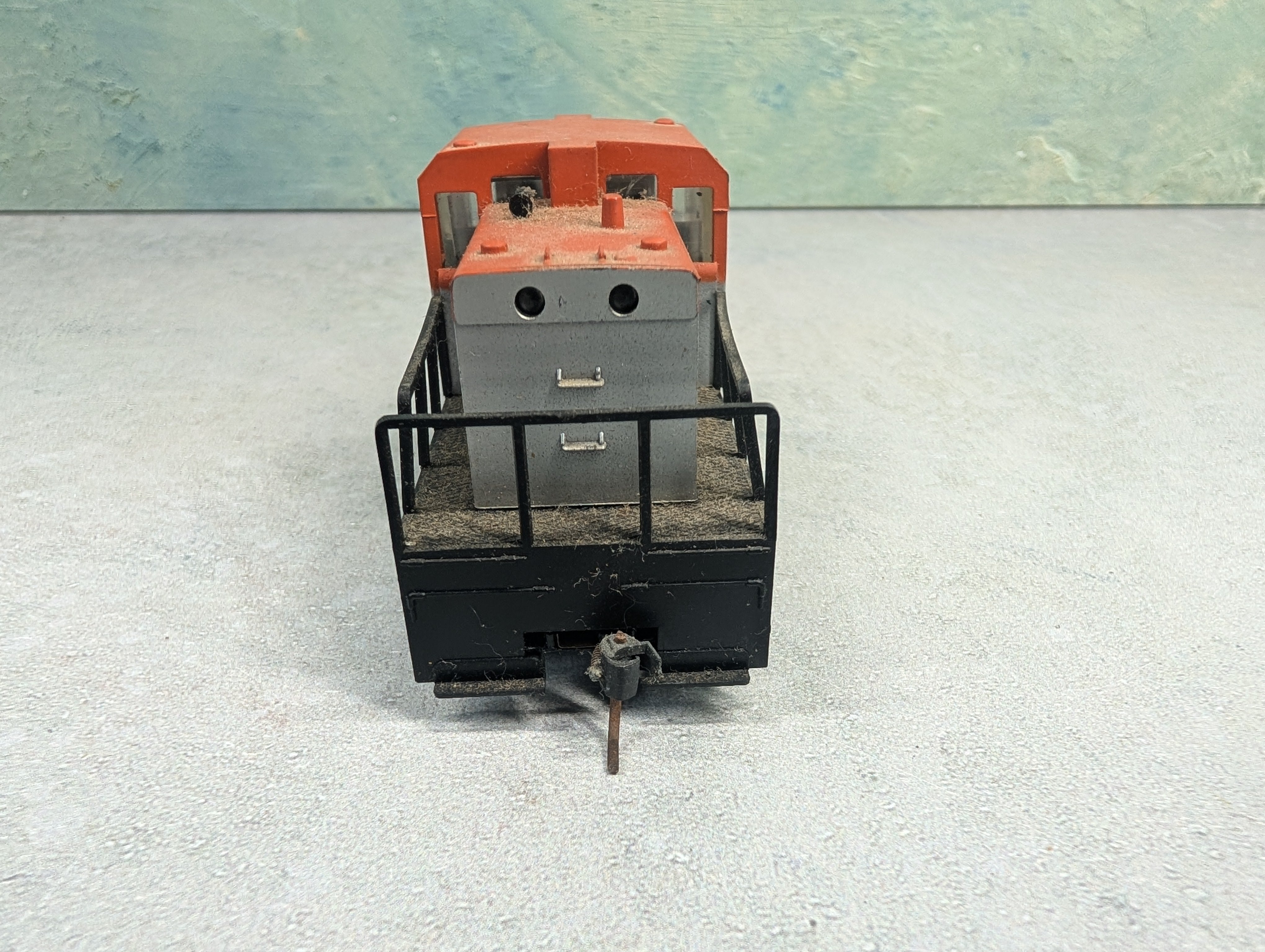 USED AHM HO Scale Center Cab Switcher Diesel Locomotive General Electric GE Parts/Repairs DC