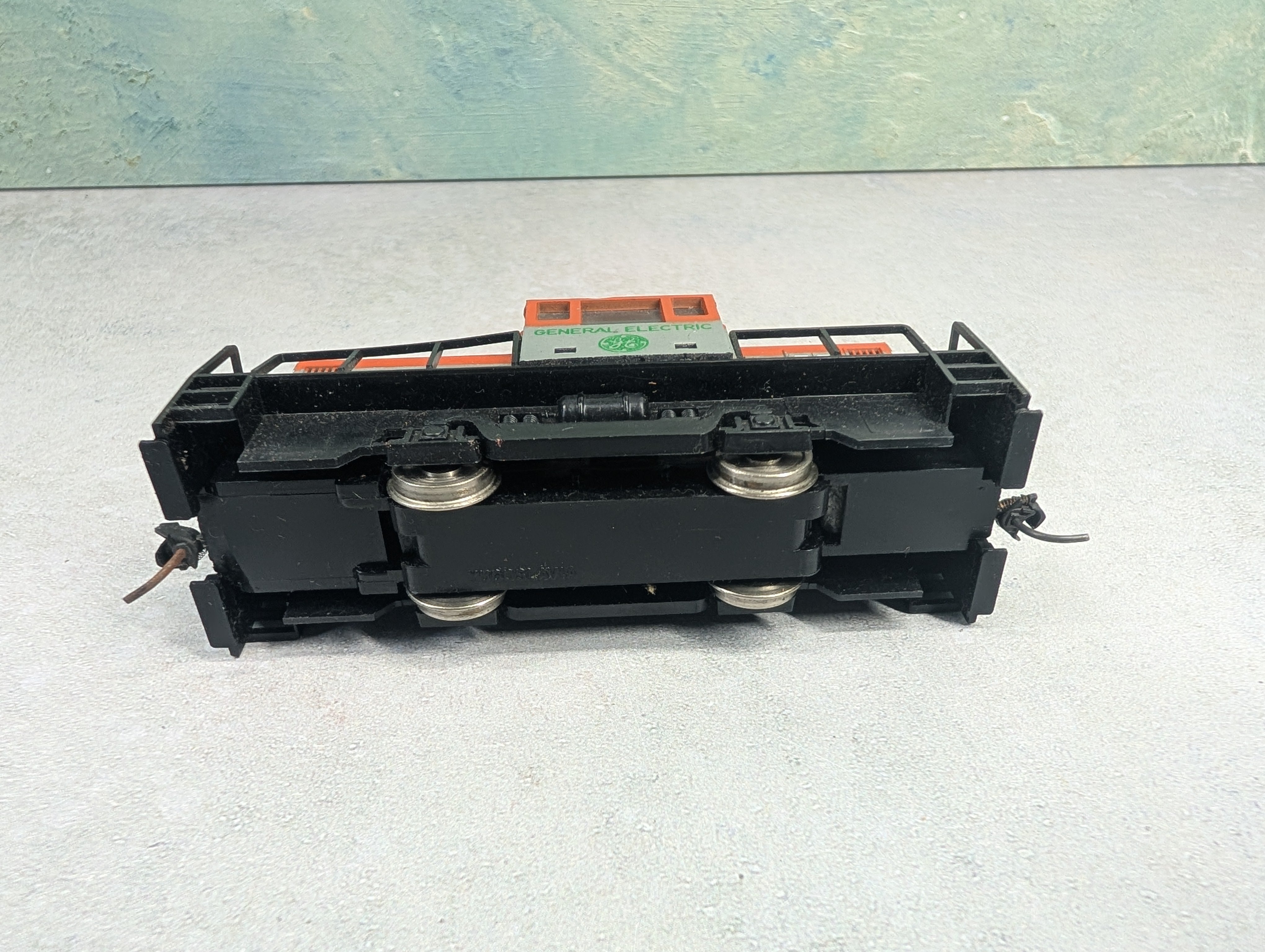 USED AHM HO Scale Center Cab Switcher Diesel Locomotive General Electric GE Parts/Repairs DC