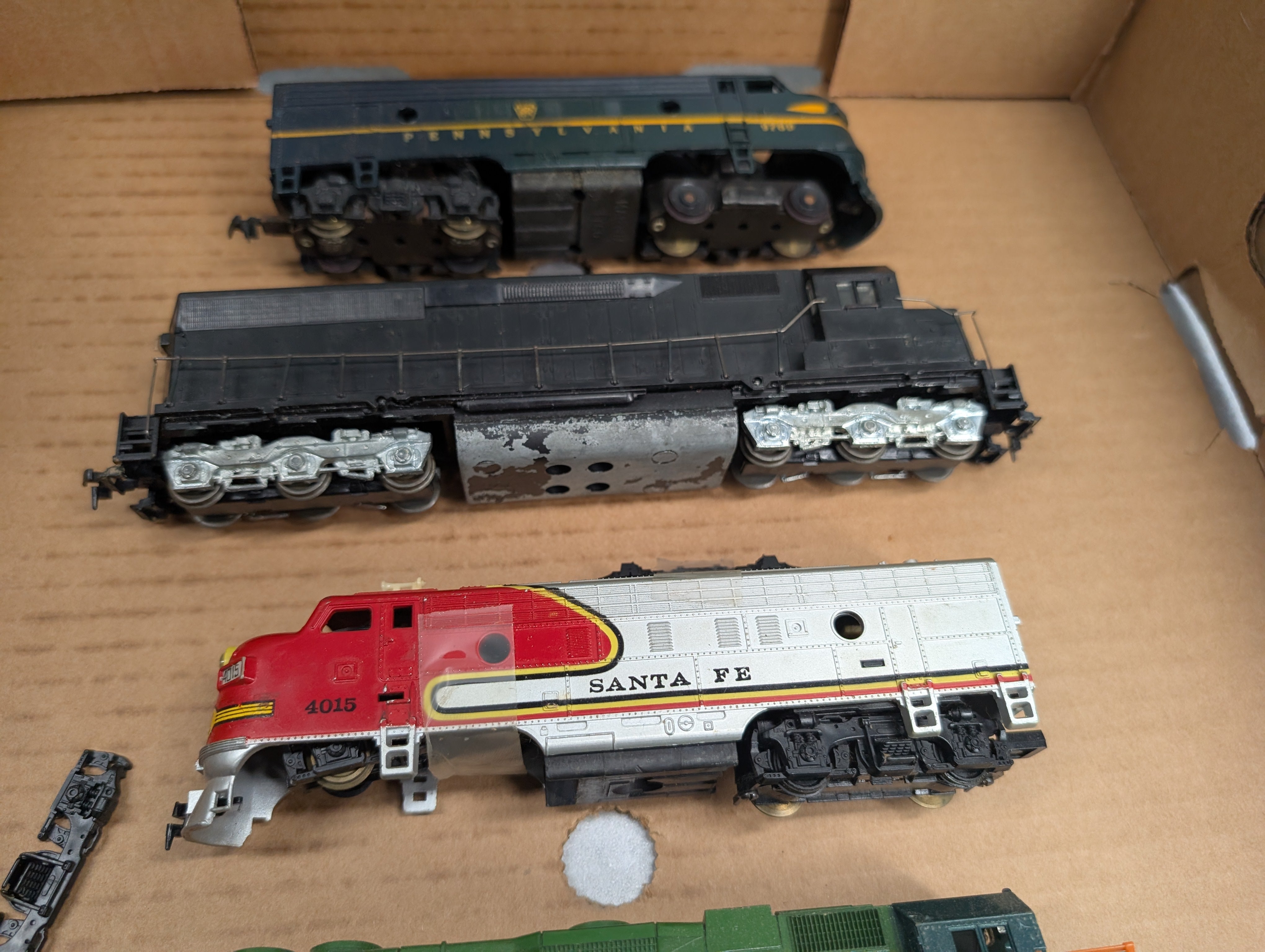 USED HO Scale Lot of Rough Diesel Locomotives, Parts and Shells Parts/Repairs DC (5 pcs)