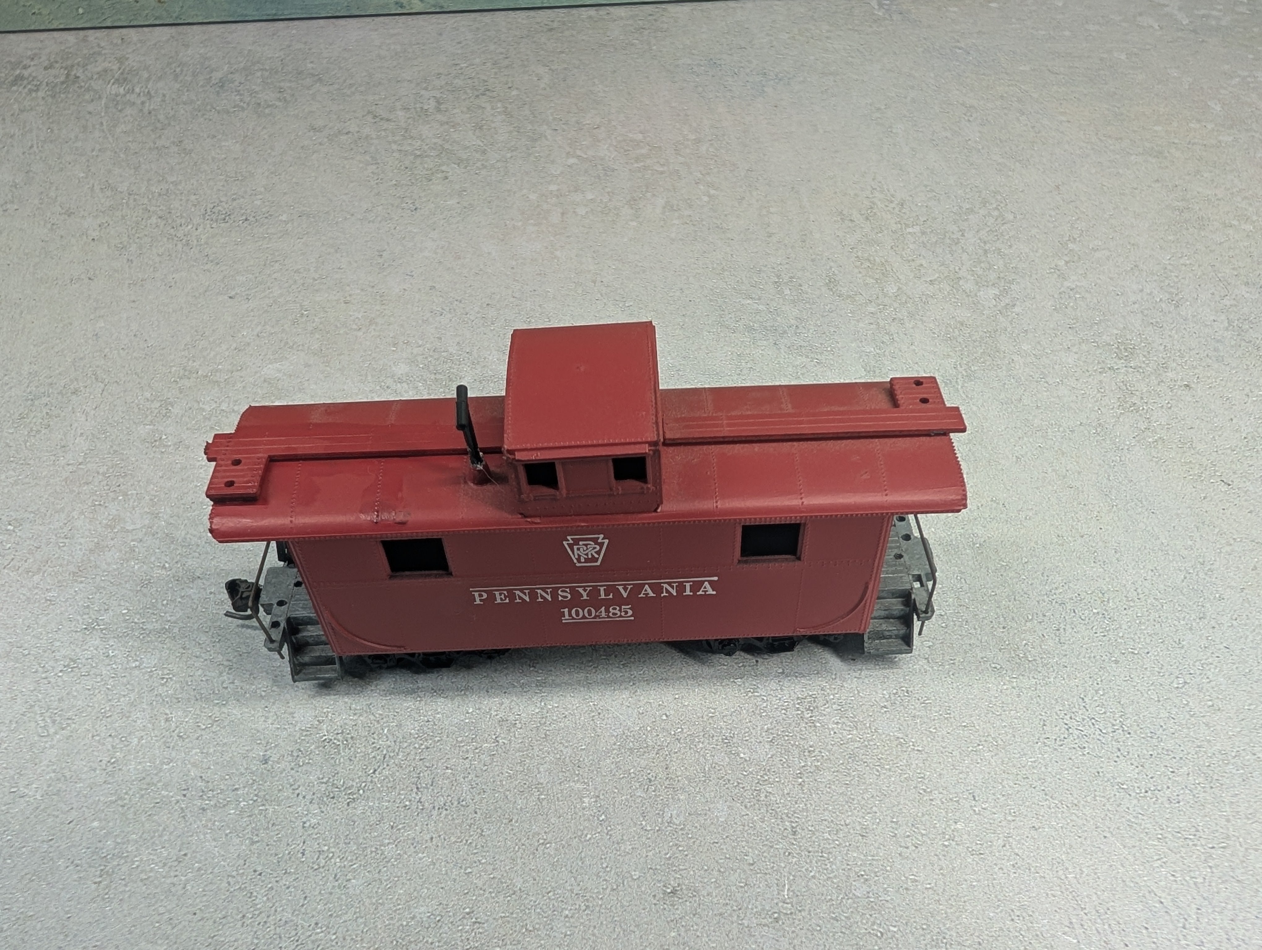 USED Roundhouse HO Scale Caboose Pennsylvania #100485