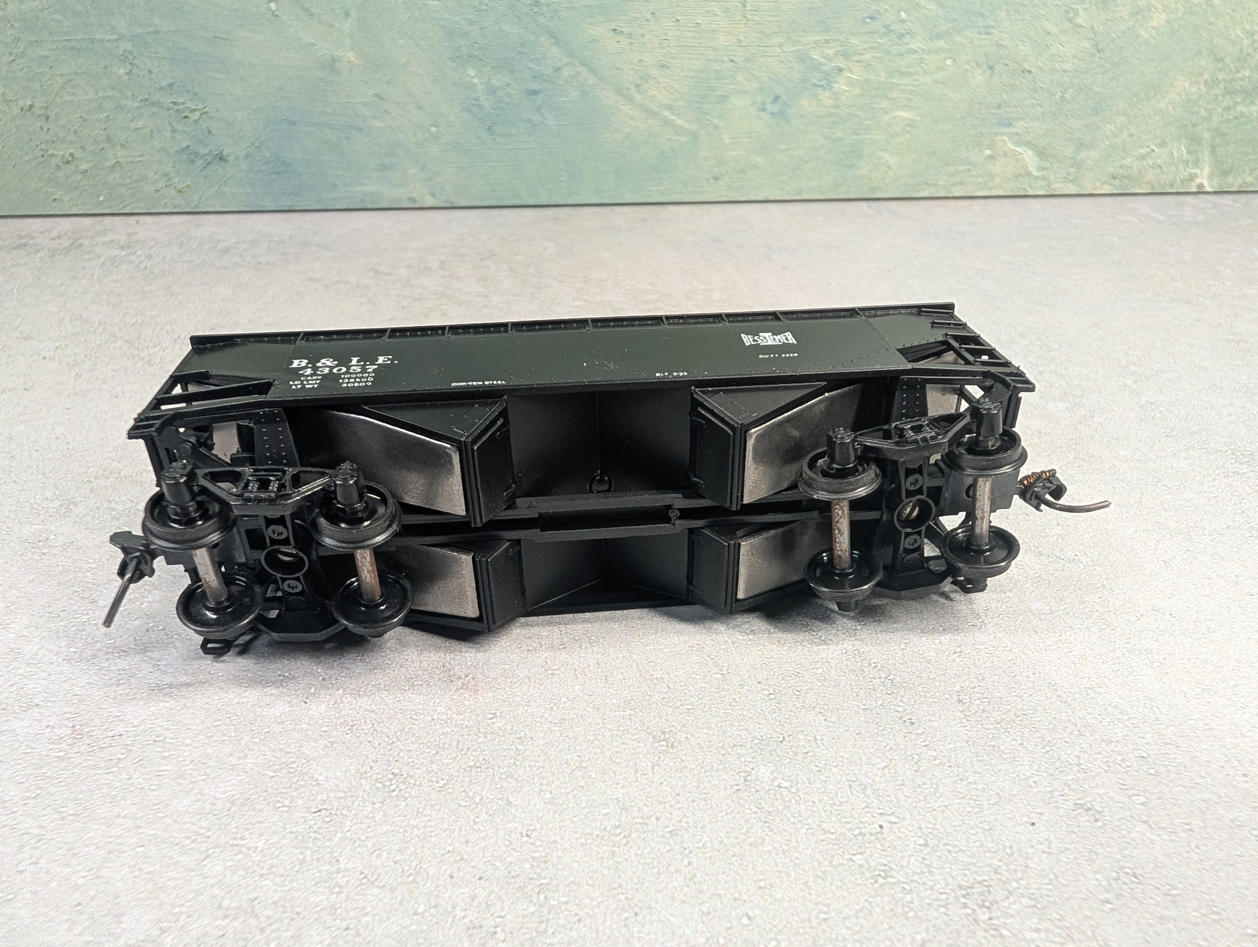 USED Athearn HO Scale 2 Bay Open Hopper Bessemer and Lake Erie Railroad B&LE #43057