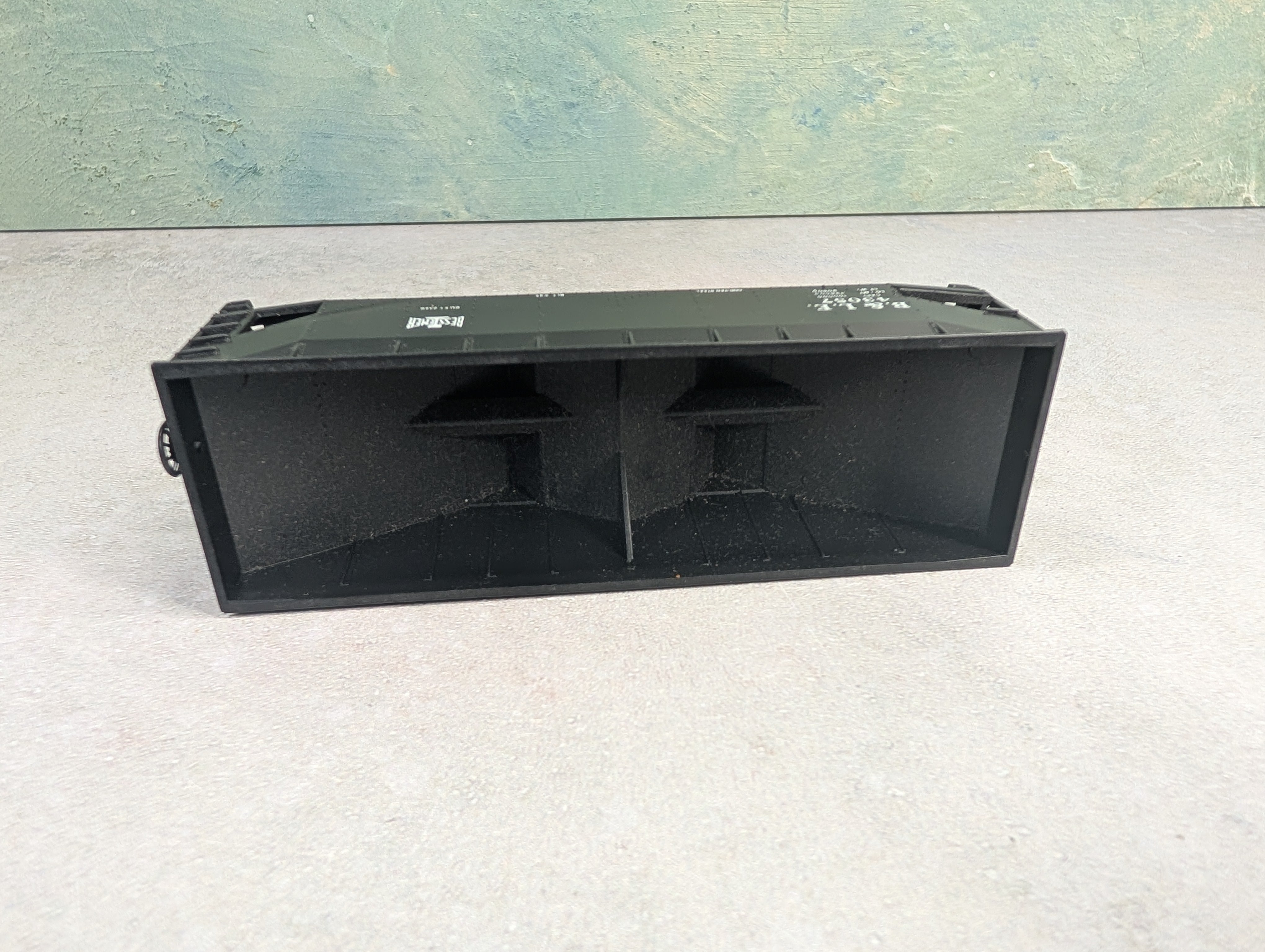 USED Athearn HO Scale 2 Bay Open Hopper Bessemer and Lake Erie Railroad B&LE #43057
