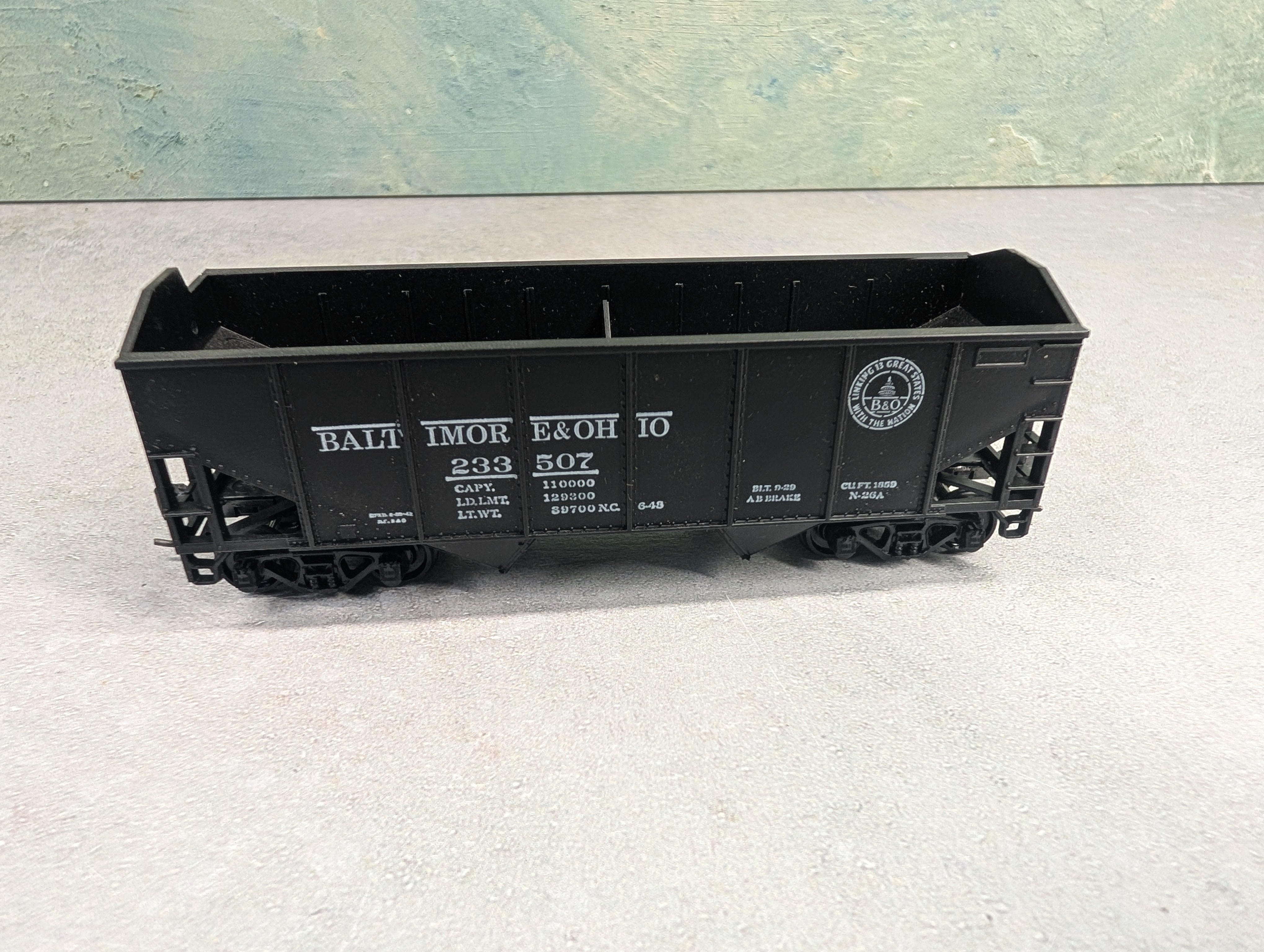 USED Athearn HO Scale 2 Bay Open Hopper Baltimore and Ohio B&O #233507