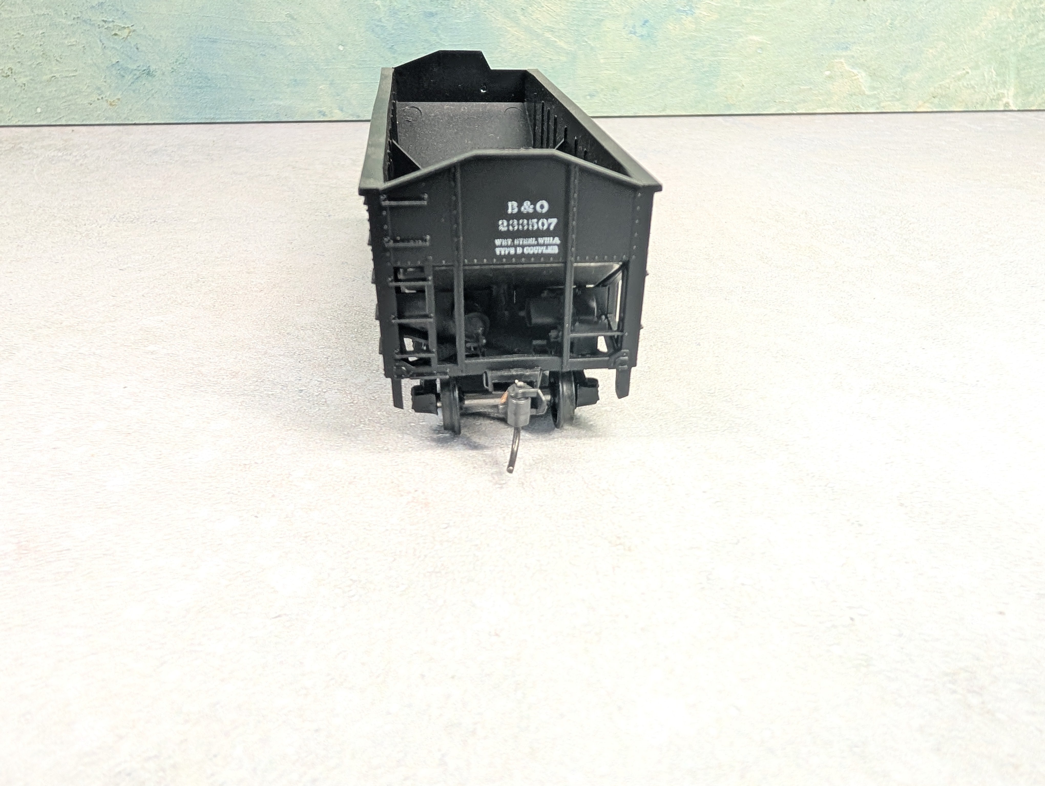USED Athearn HO Scale 2 Bay Open Hopper Baltimore and Ohio B&O #233507