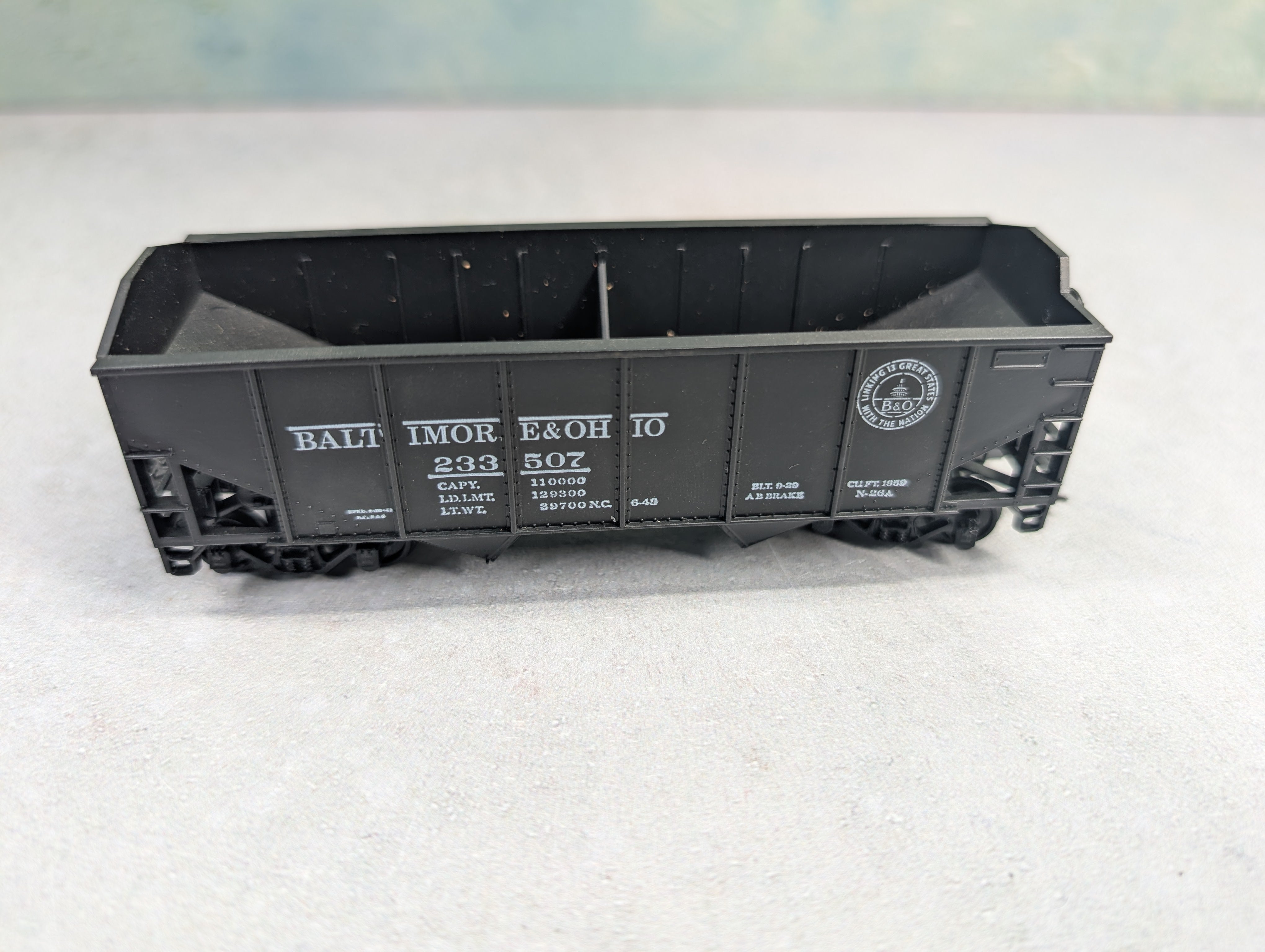 USED Athearn HO Scale 2 Bay Open Hopper Baltimore and Ohio B&O #233507