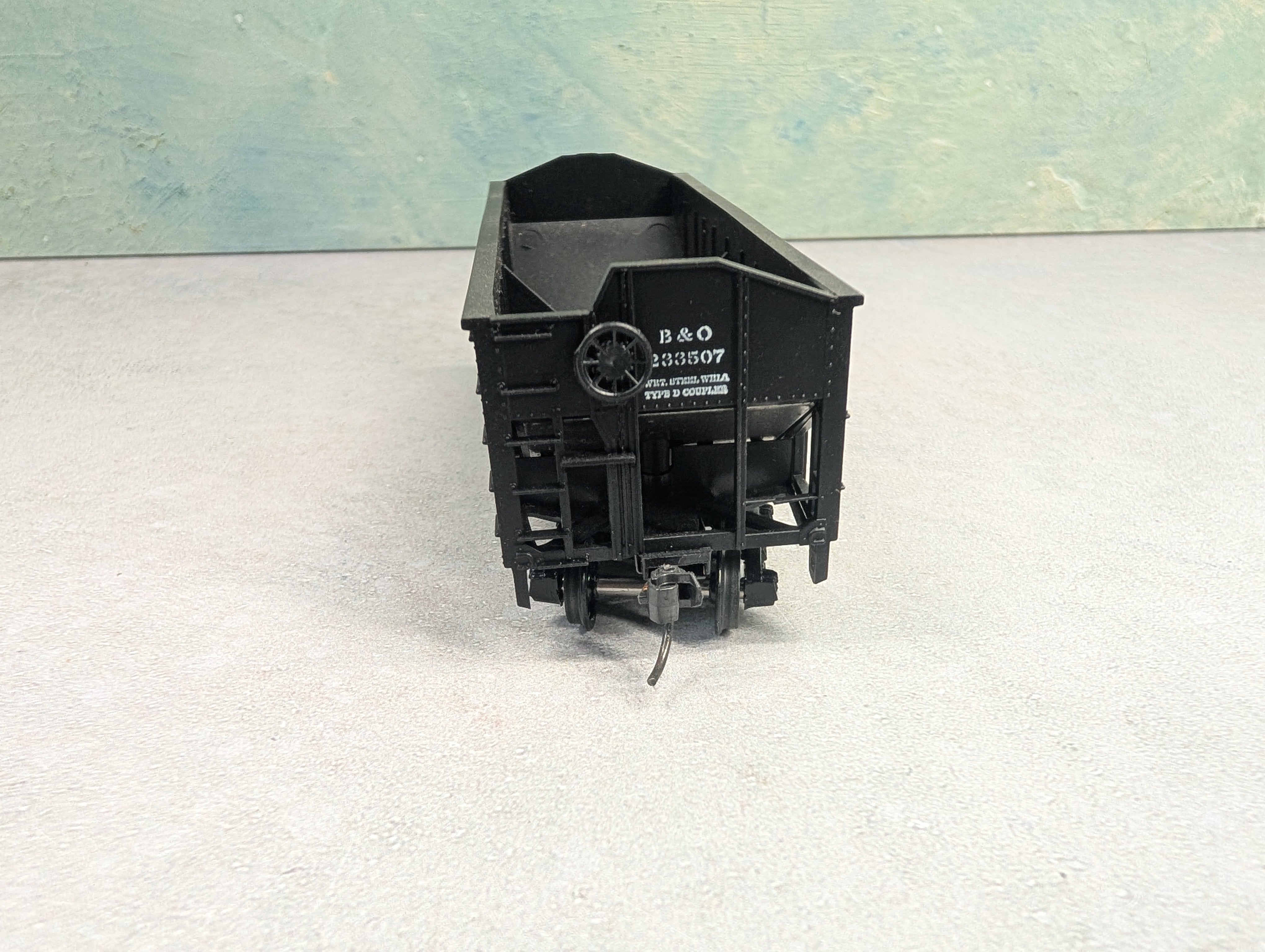 USED Athearn HO Scale 2 Bay Open Hopper Baltimore and Ohio B&O #233507