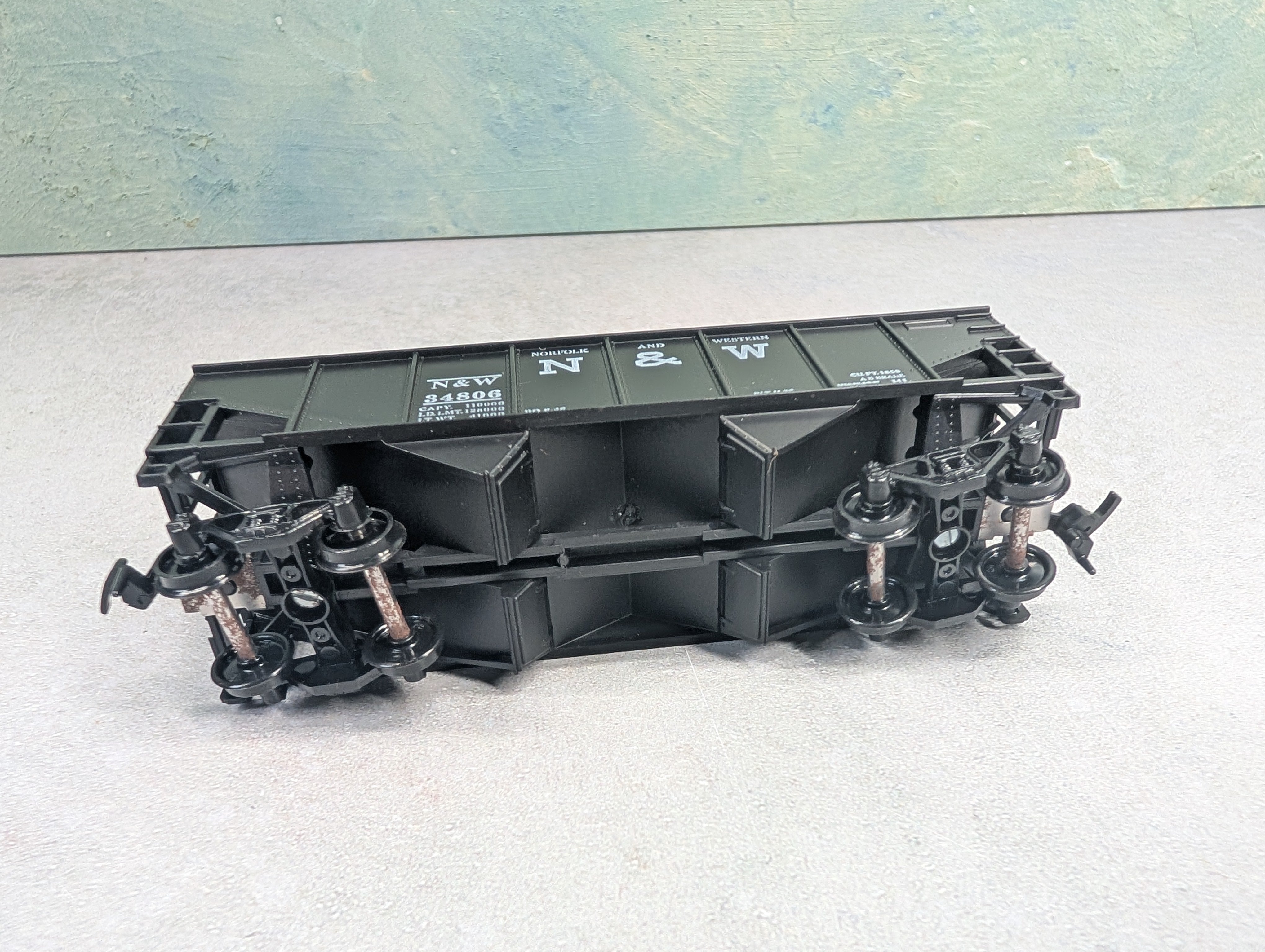 USED Athearn HO Scale 2 Bay Open Hopper Norfolk & Western NW #34806