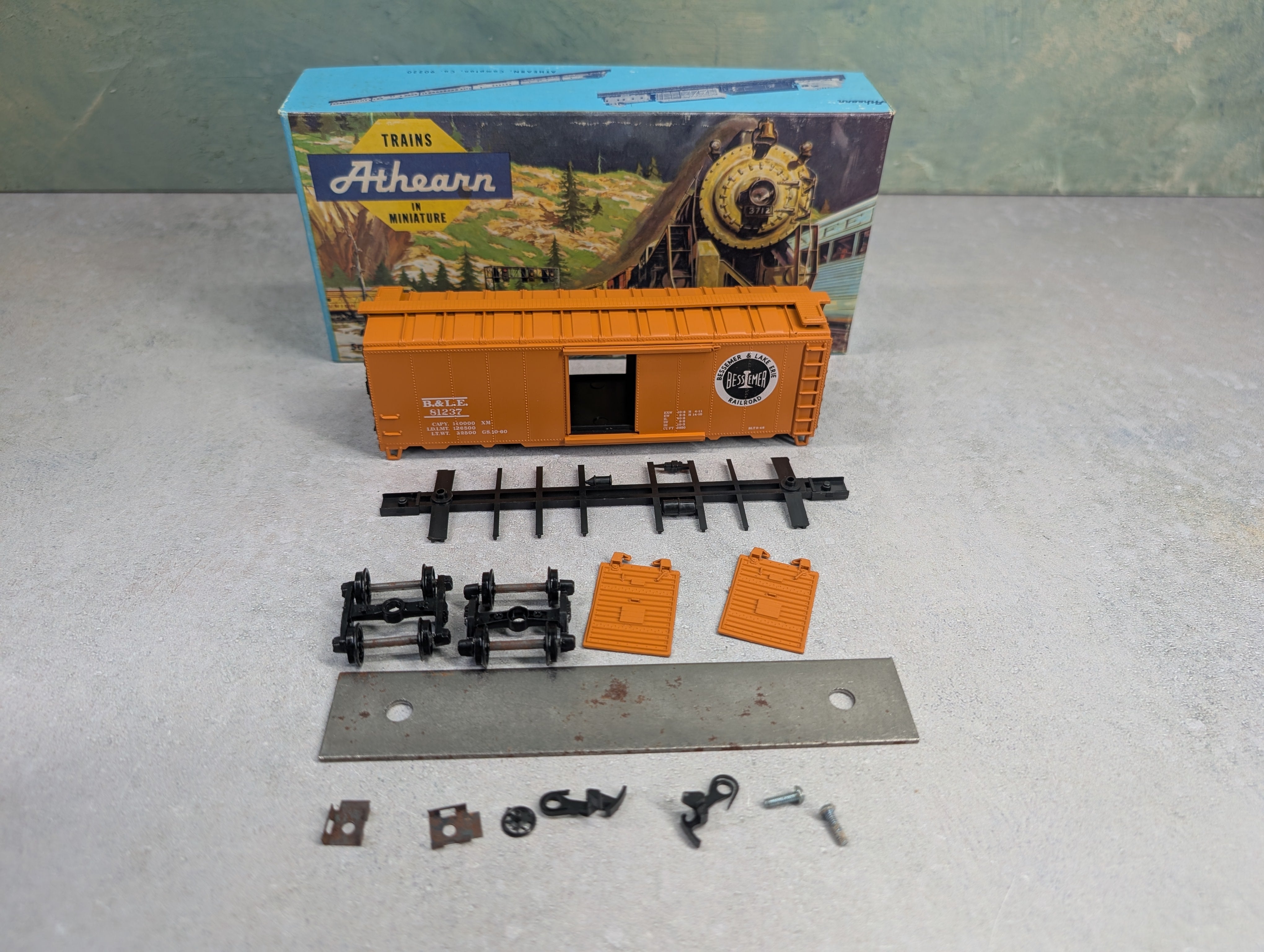 USED Athearn HO Scale 40' Box Car Bessemer and Lake Erie Railroad B&LE #81237 KIT