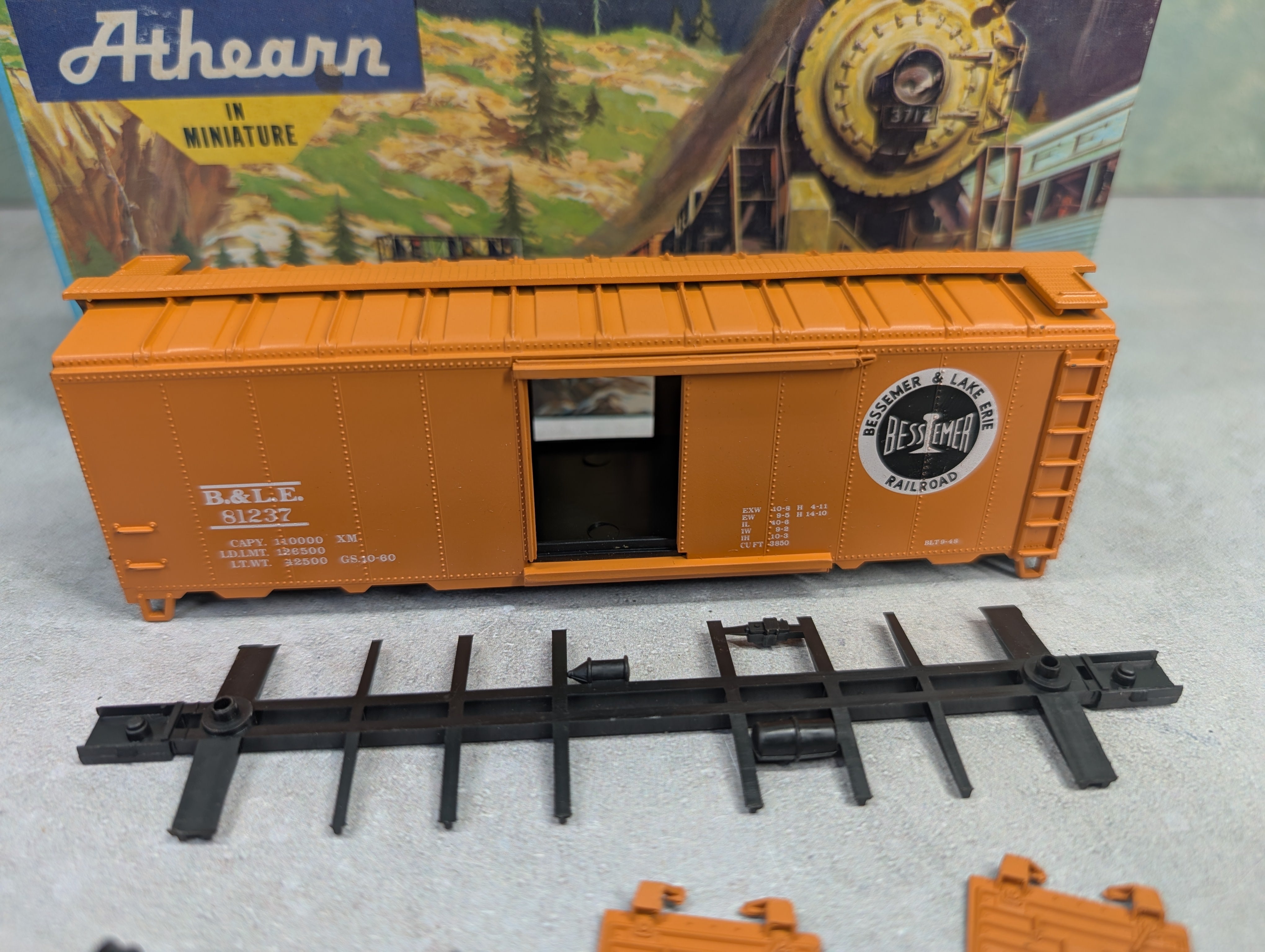 USED Athearn HO Scale 40' Box Car Bessemer and Lake Erie Railroad B&LE #81237 KIT