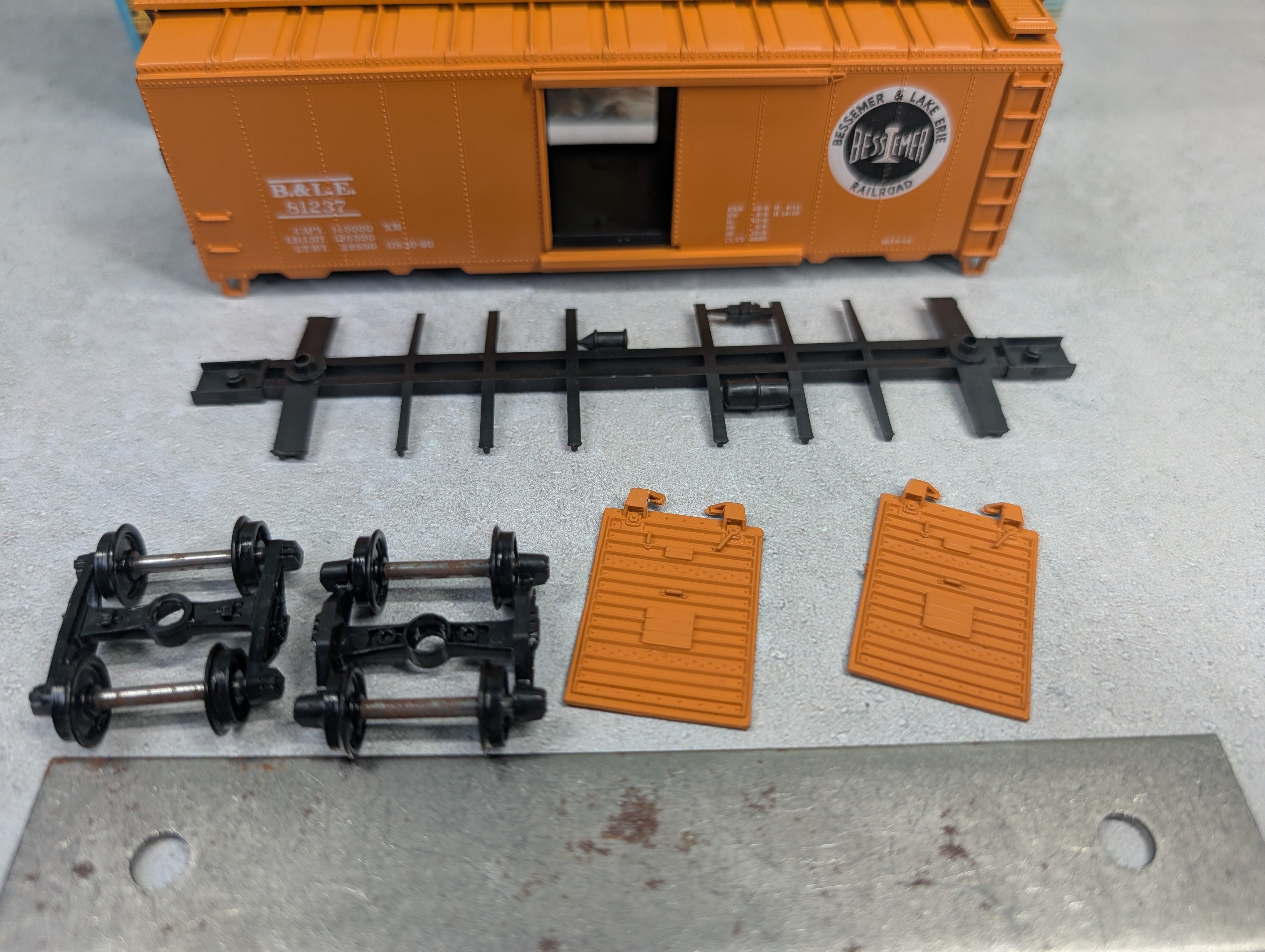 USED Athearn HO Scale 40' Box Car Bessemer and Lake Erie Railroad B&LE #81237 KIT