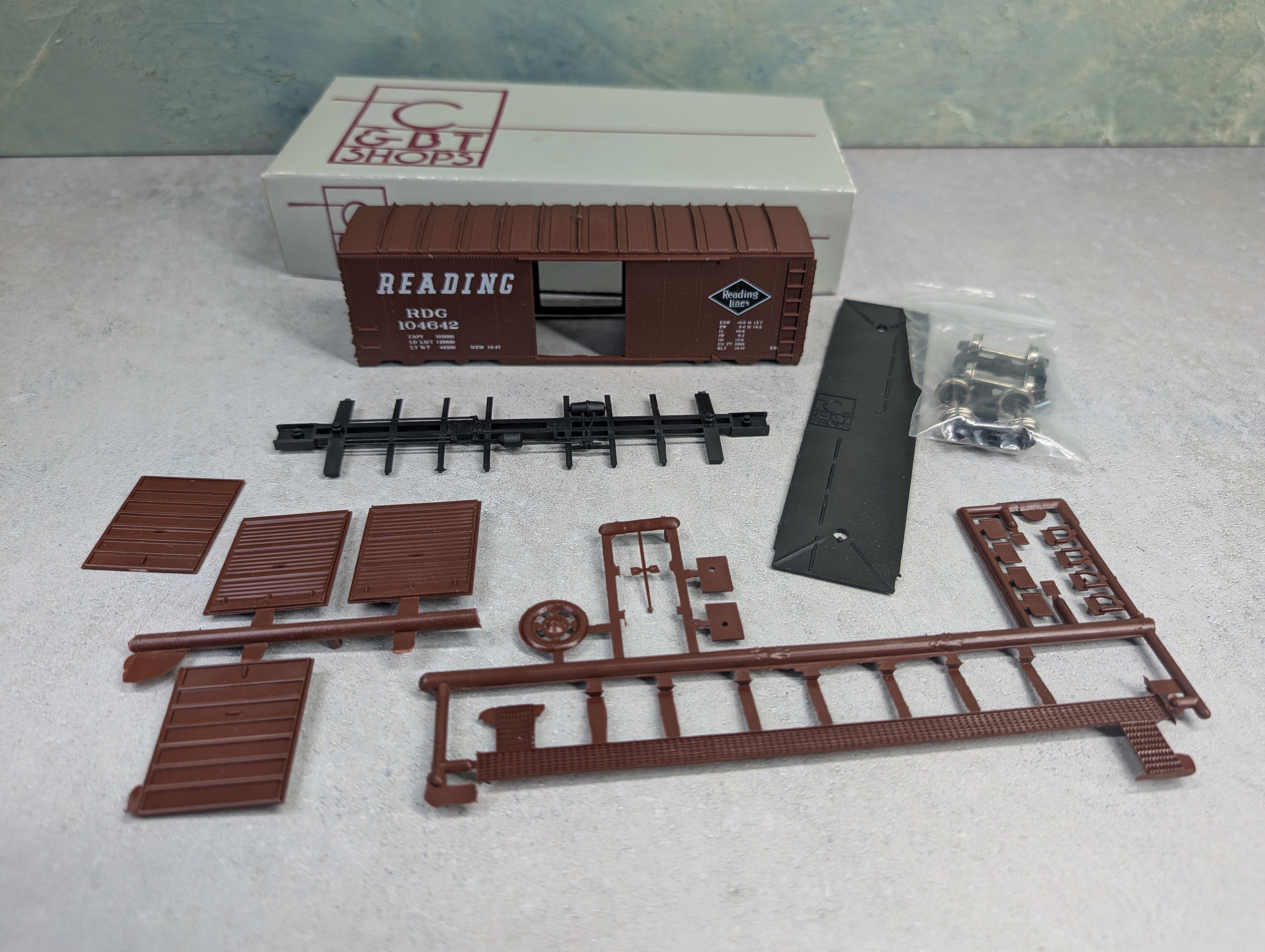 USED C&BT SHOPS HO Scale 40' Box Car Reading RDG #104642 KIT