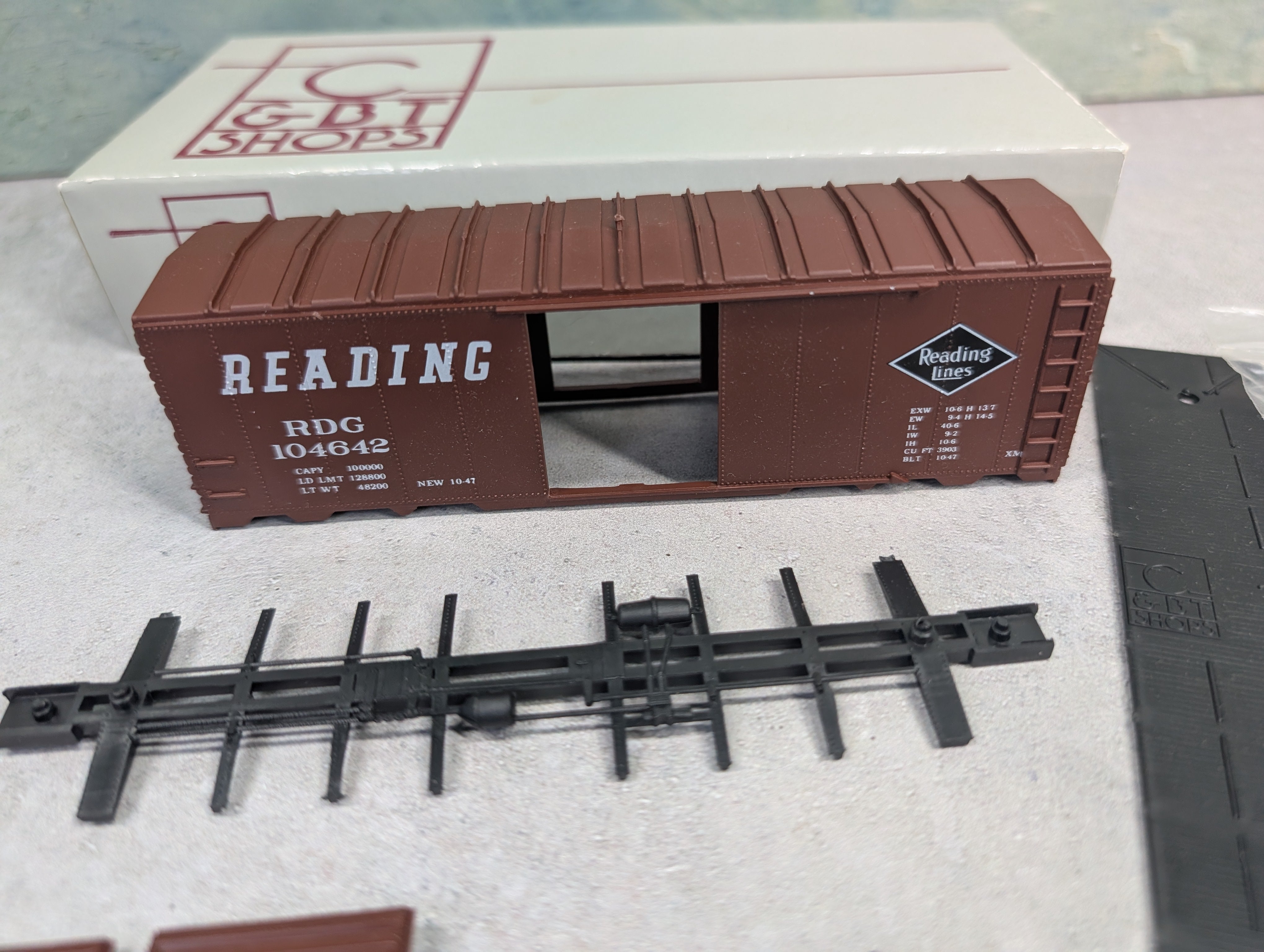 USED C&BT SHOPS HO Scale 40' Box Car Reading RDG #104642 KIT