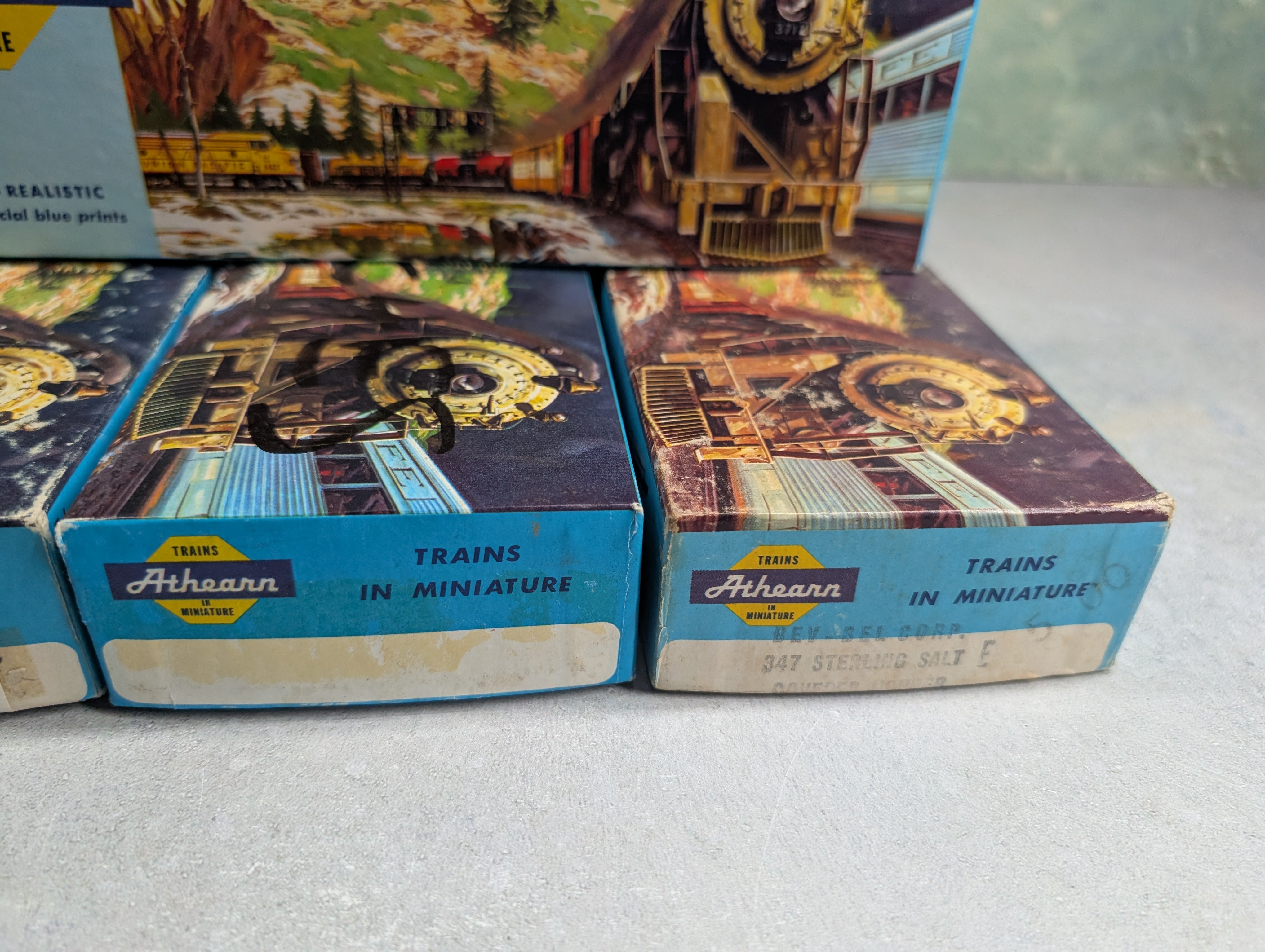 USED Athearn HO Scale Long Empty Boxes For Storage (4 pcs)