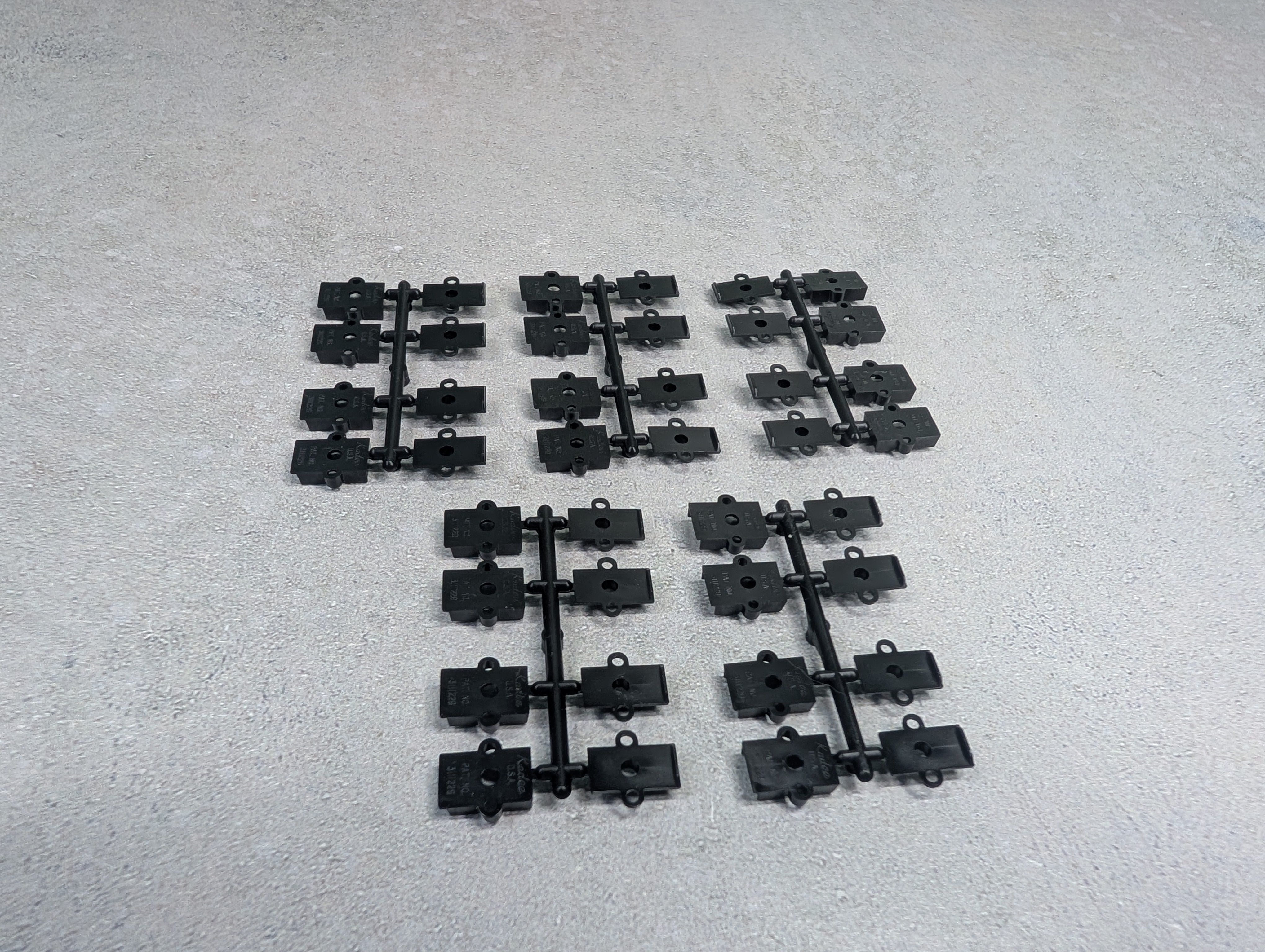 USED HO Scale Coupler Gearboxes & Lids (For 10 Cars)