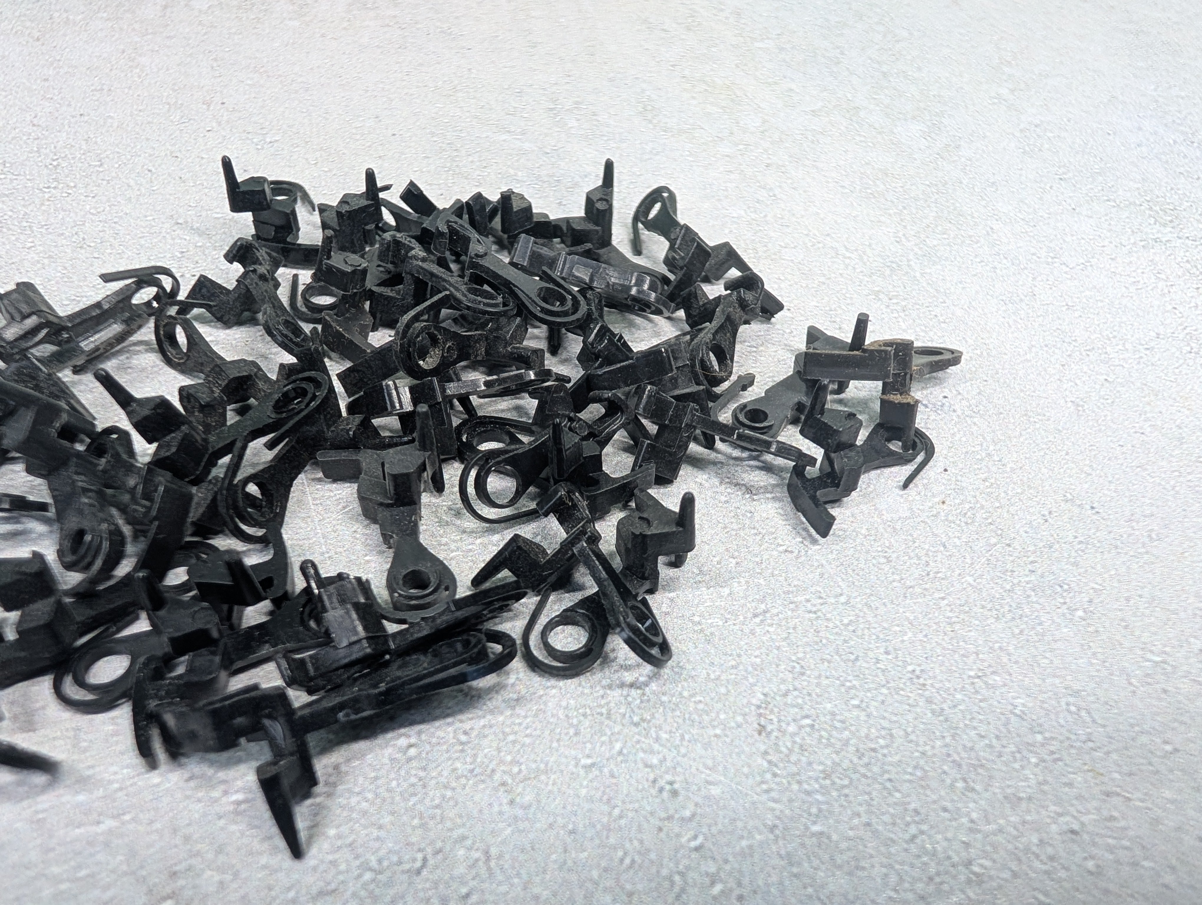 USED HO Scale 40+ Various Horn-Hook Couplers