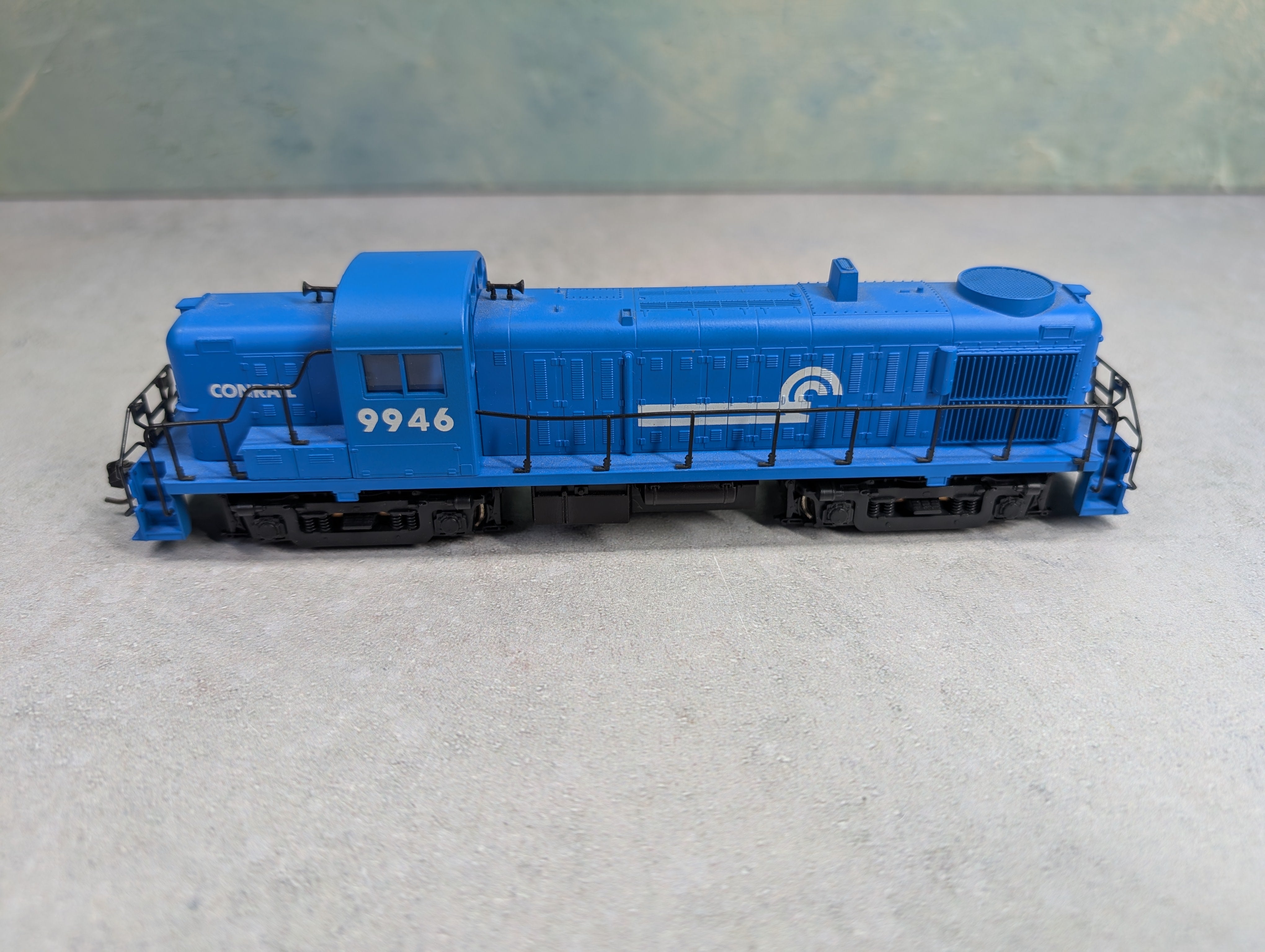 USED Atlas HO Scale Bev-Bel Kato RS-3 Diesel Locomotive Conrail #9946 Runs Great DC