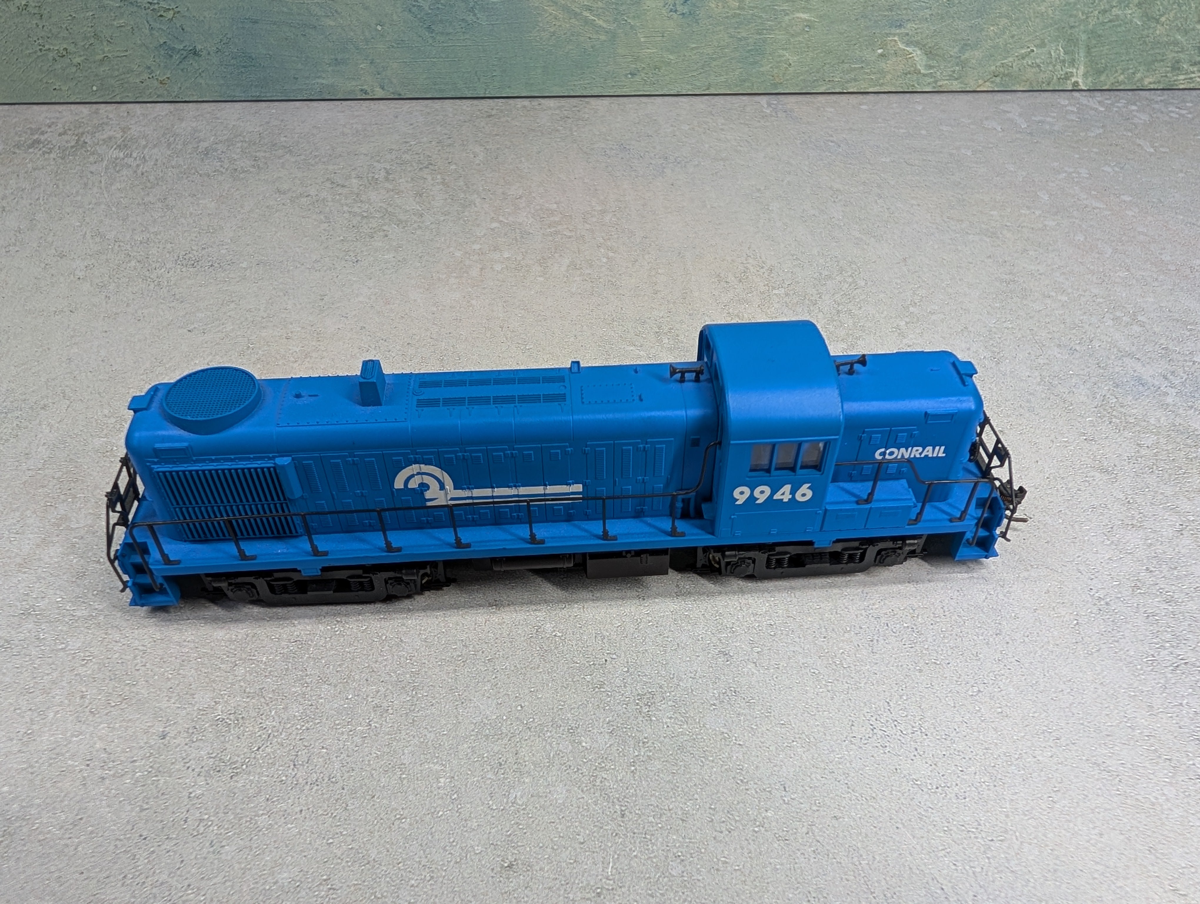 USED Atlas HO Scale Bev-Bel Kato RS-3 Diesel Locomotive Conrail #9946 Runs Great DC