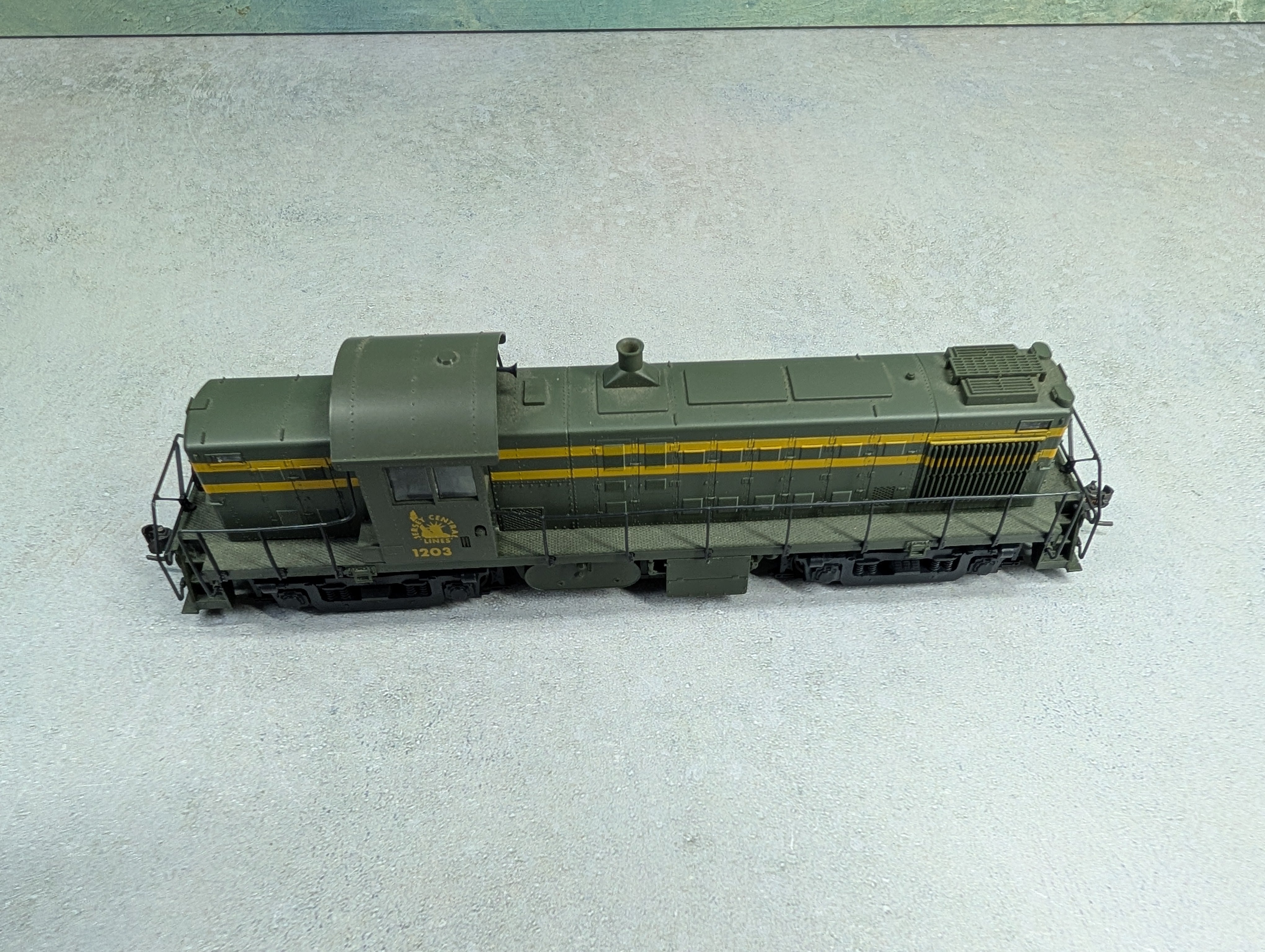 USED Atlas 8122 HO Scale Kato RS-1 Diesel Locomotive Jersey Central CNJ #1203 Runs Great DC
