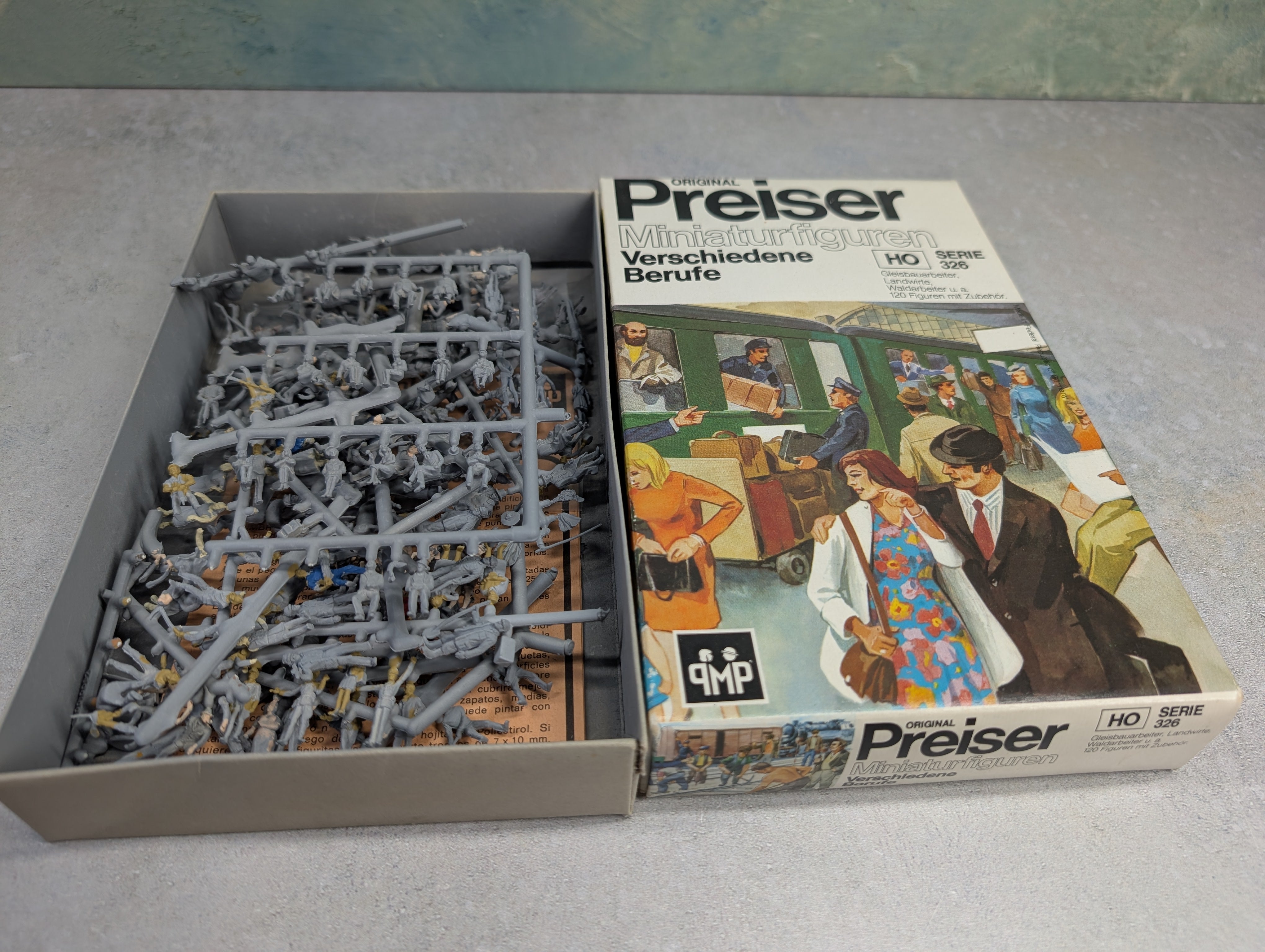 USED Preiser 326 HO Scale Mostly Unpainted Figures