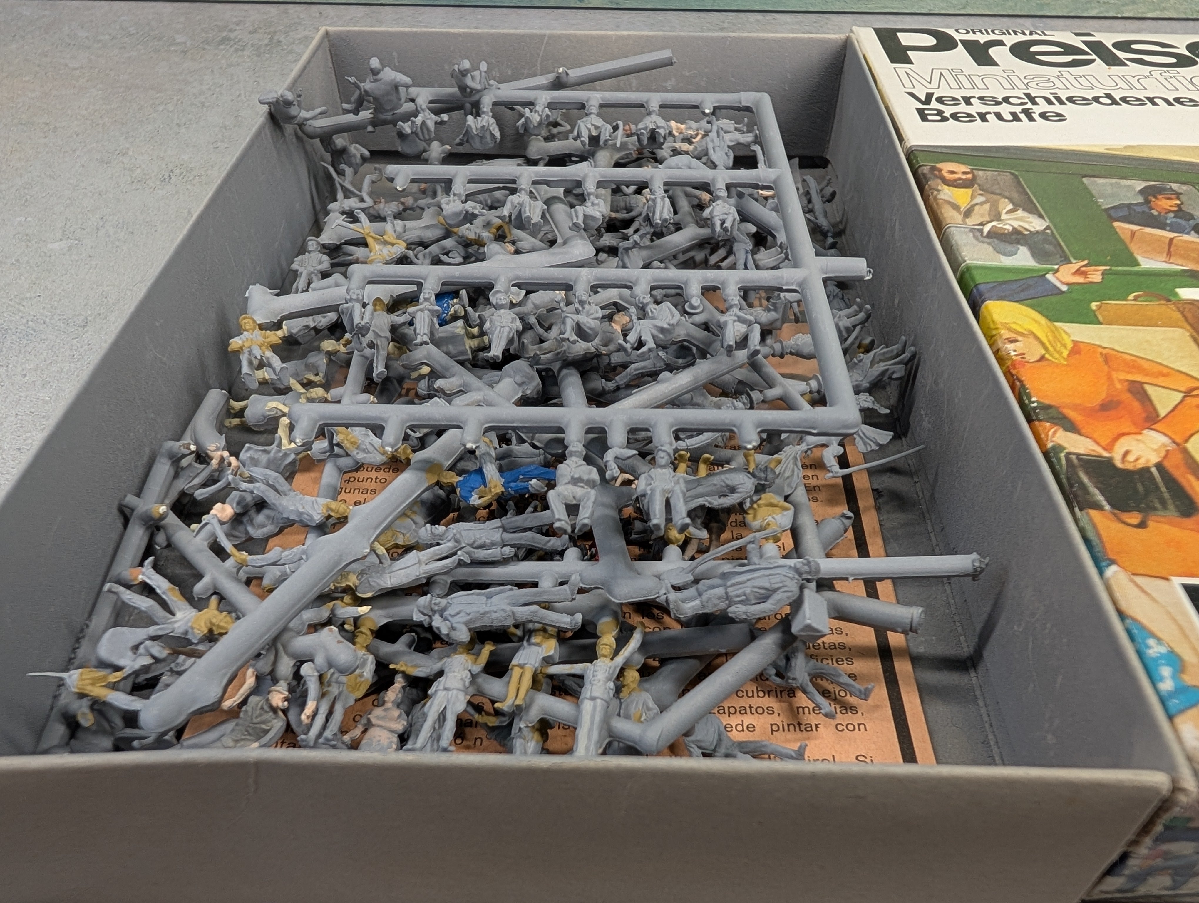 USED Preiser 326 HO Scale Mostly Unpainted Figures